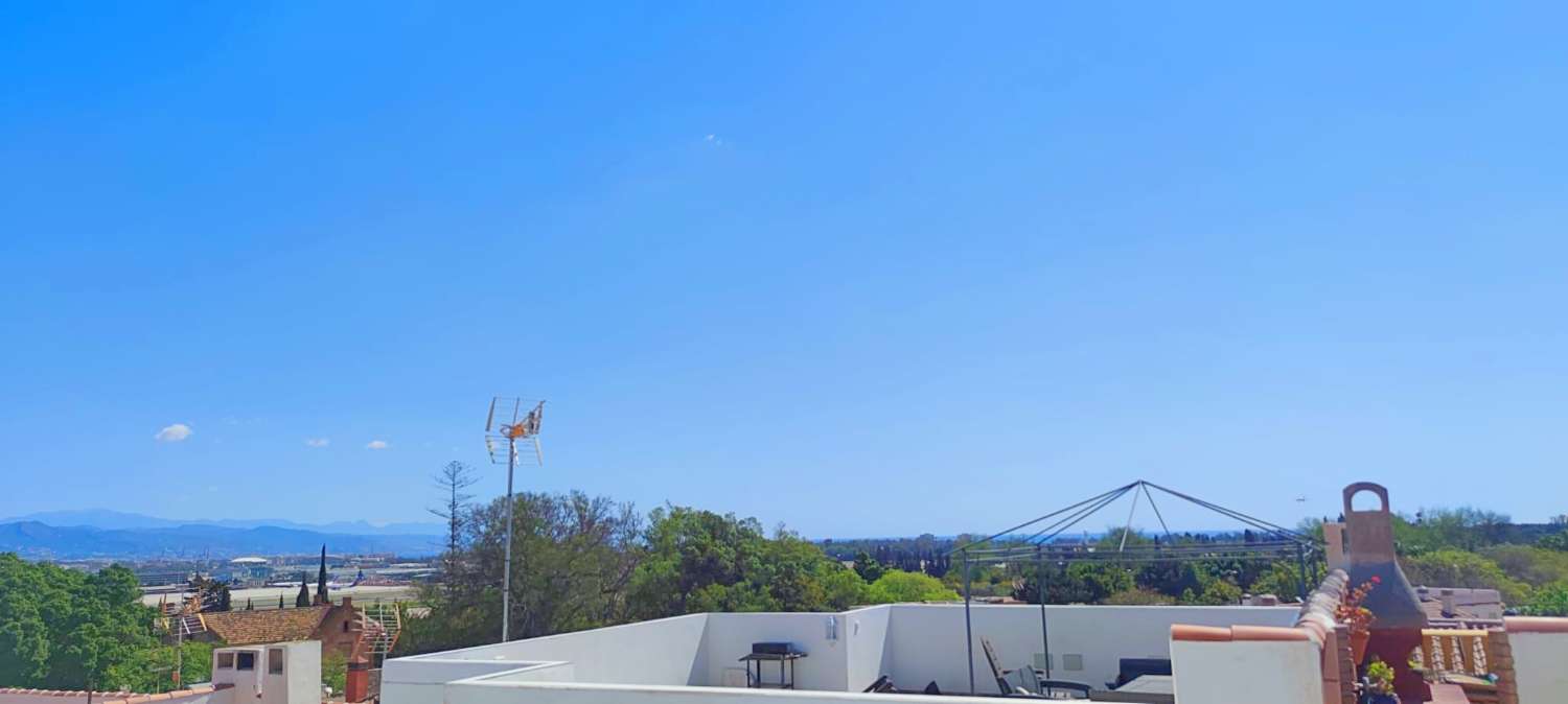Terraced house with 4 bedrooms and several terraces with excellent views