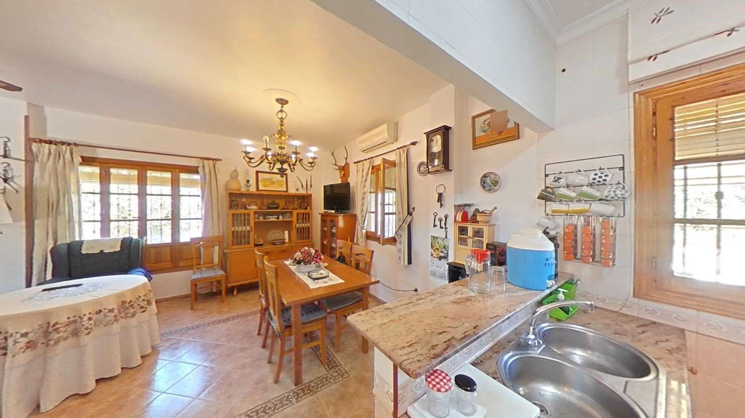 Preciosa casa de campo en parcela de 3.300m2 en Cártama