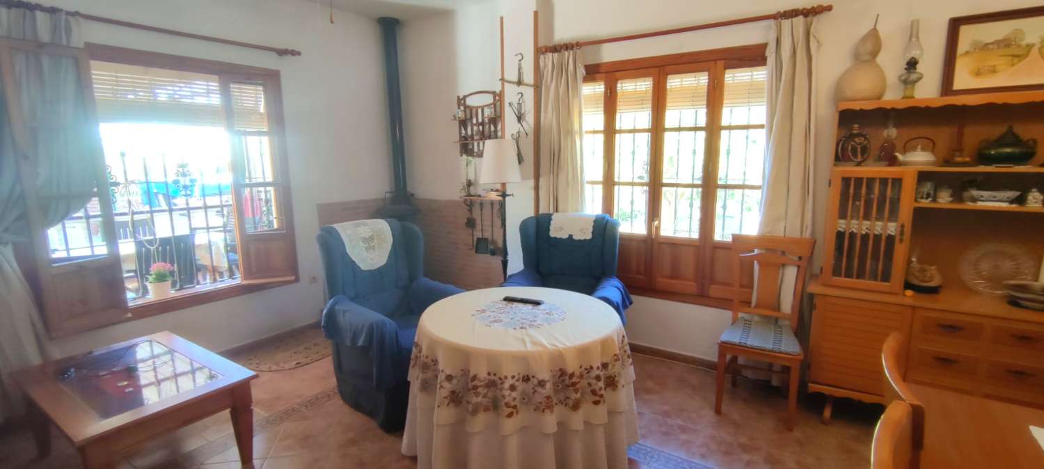 Preciosa casa de campo en parcela de 3.300m2 en Cártama