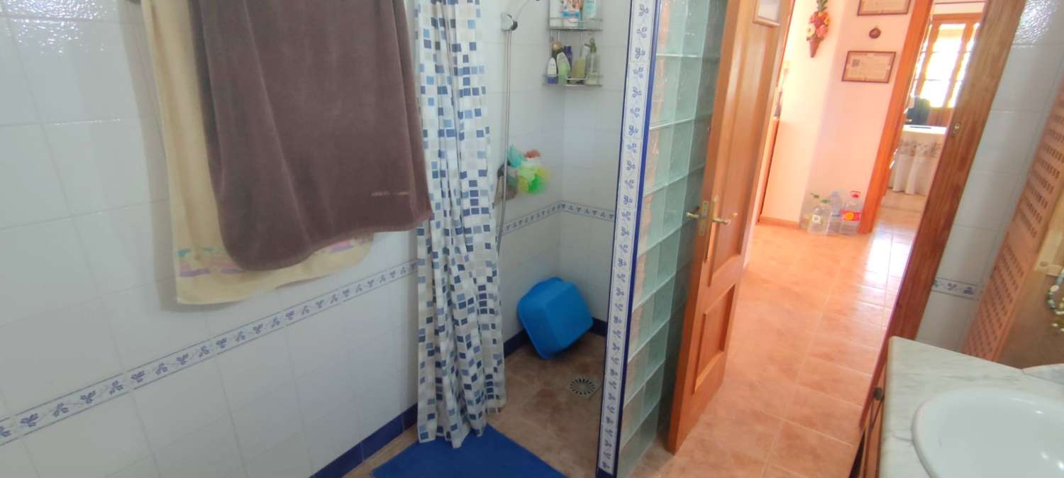 Preciosa casa de campo en parcela de 3.300m2 en Cártama