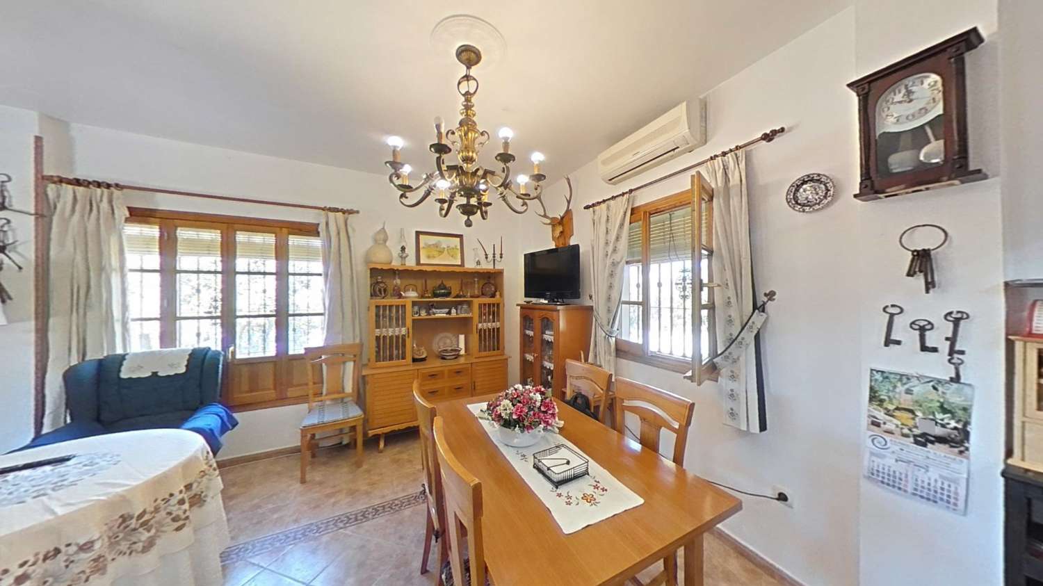 Preciosa casa de campo en parcela de 3.300m2 en Cártama