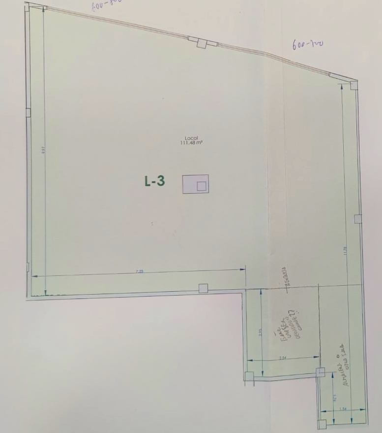 Local comercial de 116m2 en Avenida Presidente Adolfo Suárez