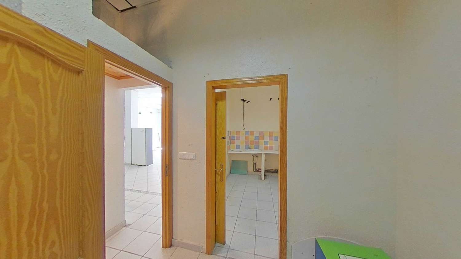 Local comercial de 113m2 con amplios escaparates en zona centro