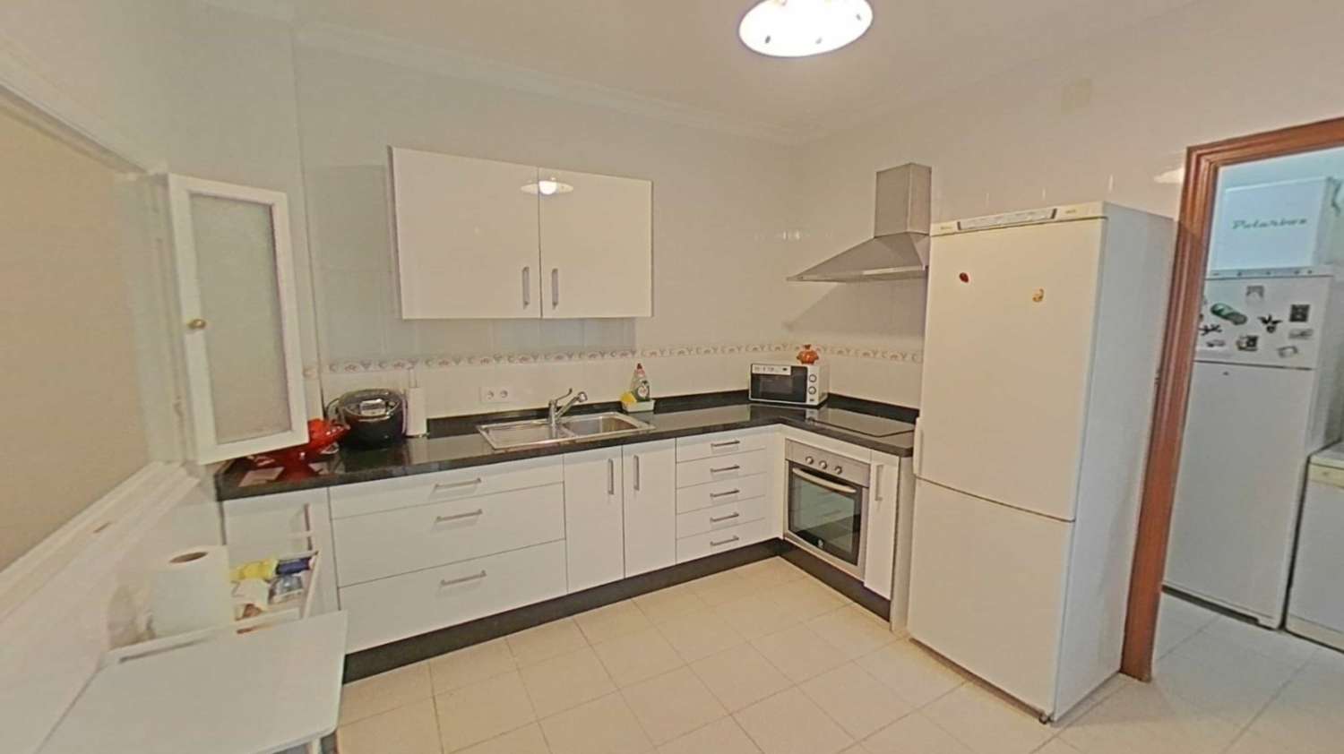 Casa mata céntrica en una planta con patio y terraza céntrica