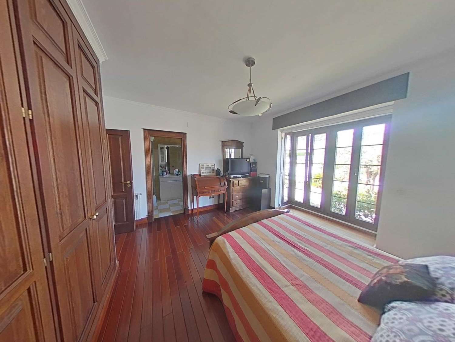 Chalet independiente en Urbanización Manantiales