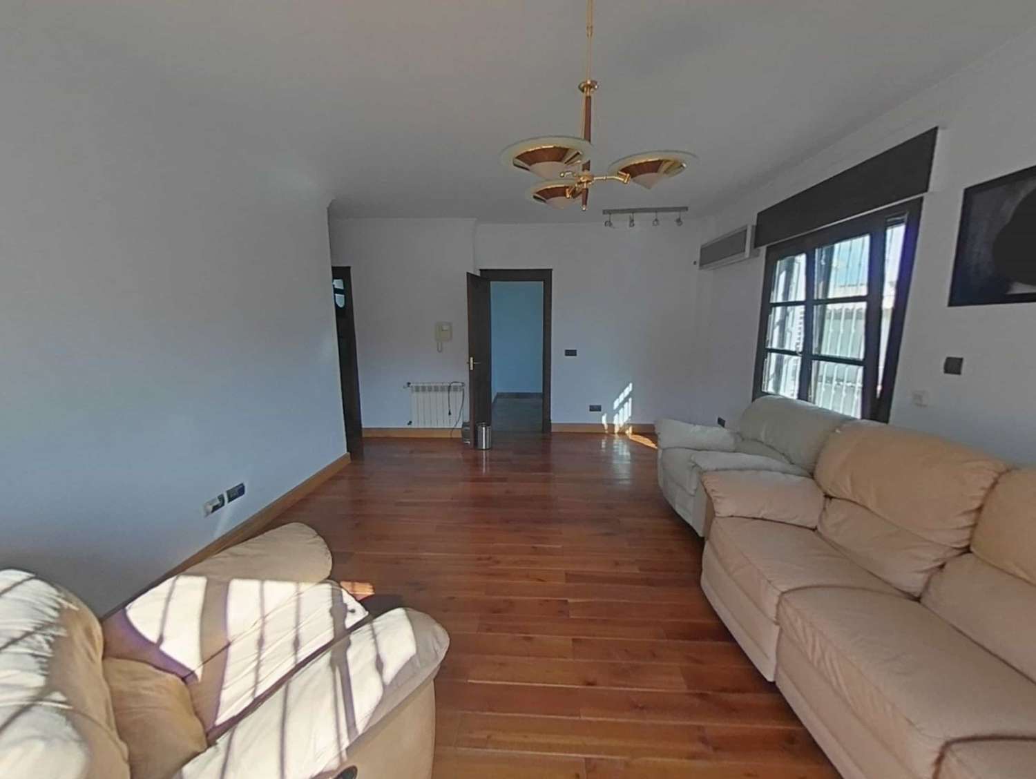 Chalet independiente en Urbanización Manantiales