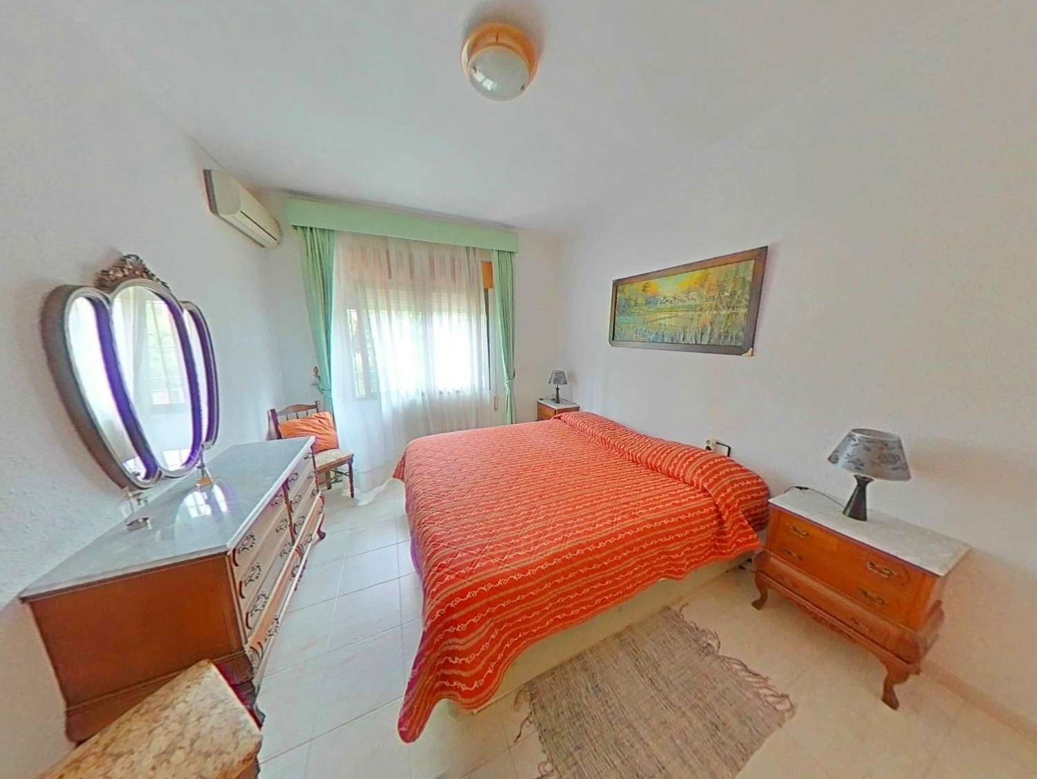 Gran chalet independiente en Pinos de Alhaurín con dos viviendas y piscina en parcela de 2.500m2