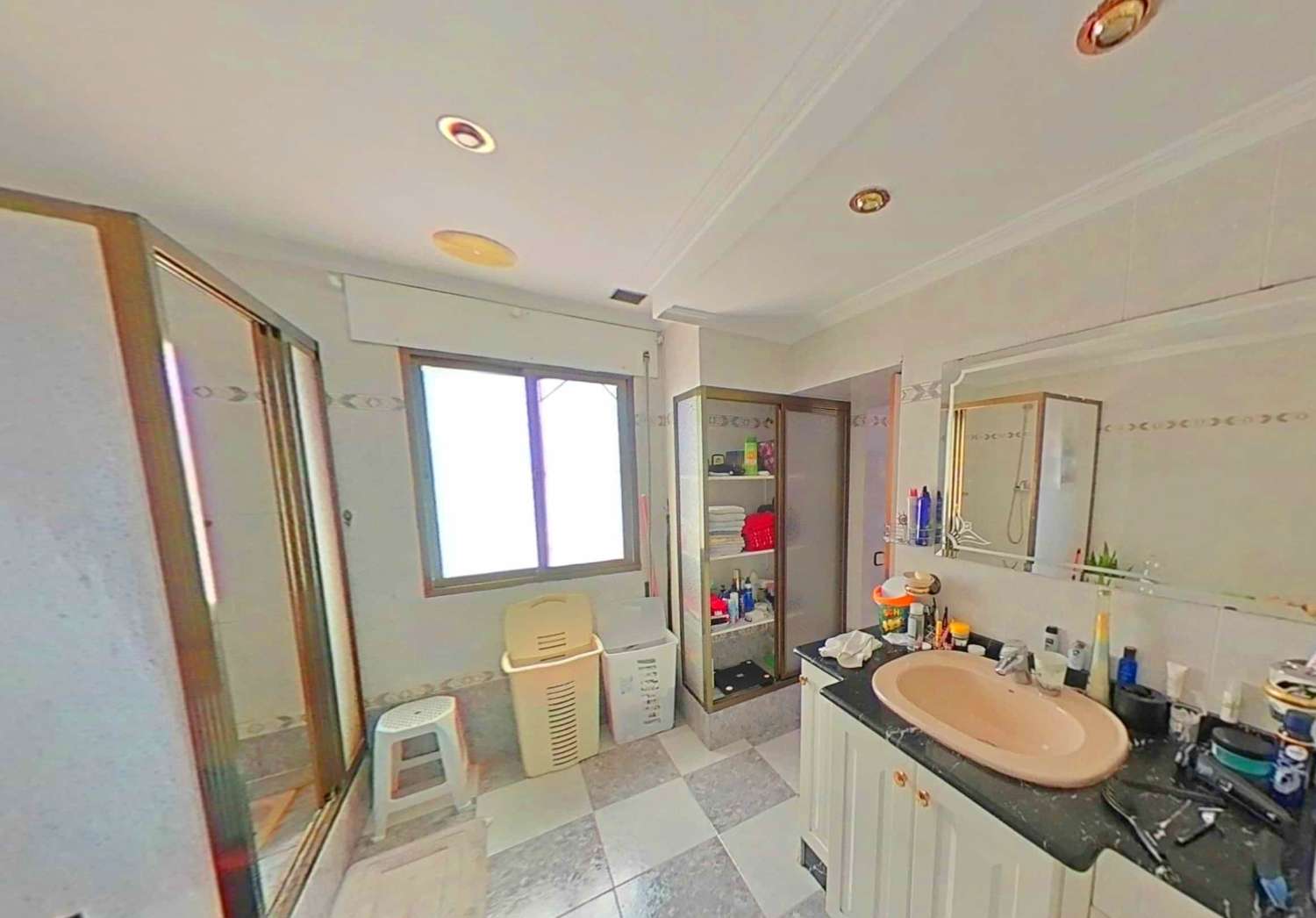 Gran chalet independiente en Pinos de Alhaurín con dos viviendas y piscina en parcela de 2.500m2
