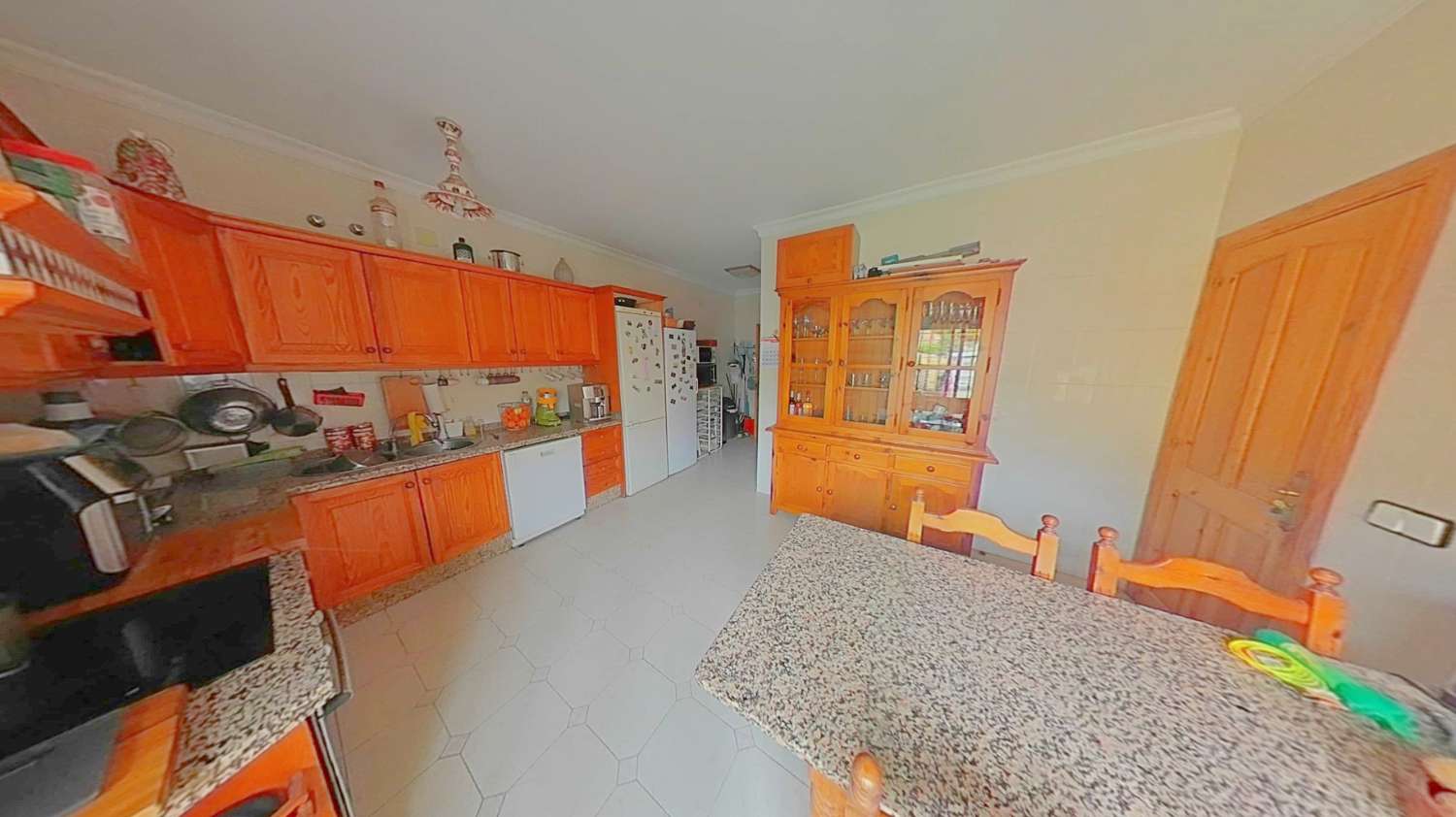 Gran chalet independiente en Pinos de Alhaurín con dos viviendas y piscina en parcela de 2.500m2