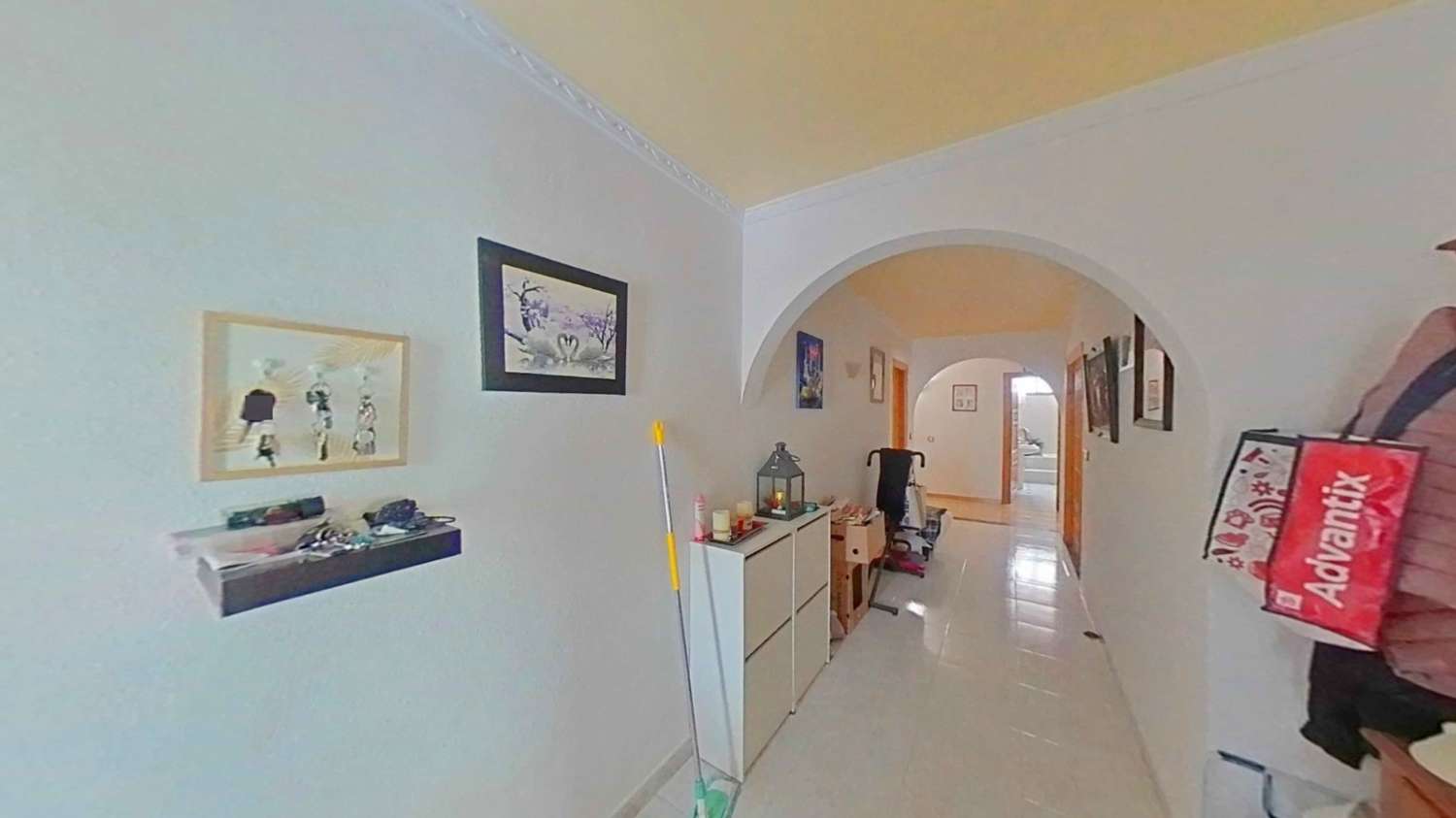 Gran chalet independiente en Pinos de Alhaurín con dos viviendas y piscina en parcela de 2.500m2