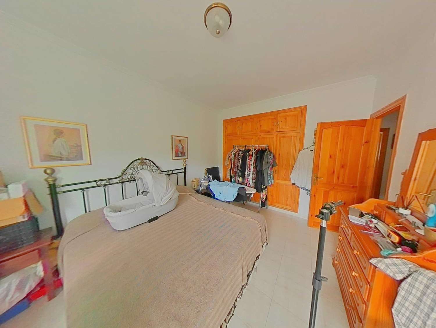 Gran chalet independiente en Pinos de Alhaurín con dos viviendas y piscina en parcela de 2.500m2