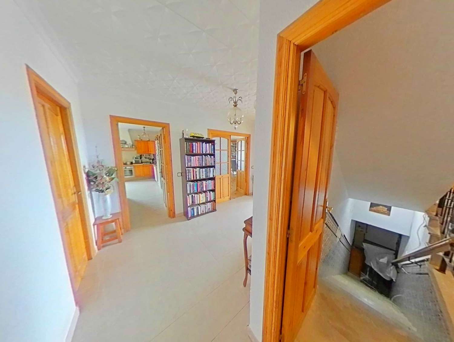 Gran chalet independiente en Pinos de Alhaurín con dos viviendas y piscina en parcela de 2.500m2