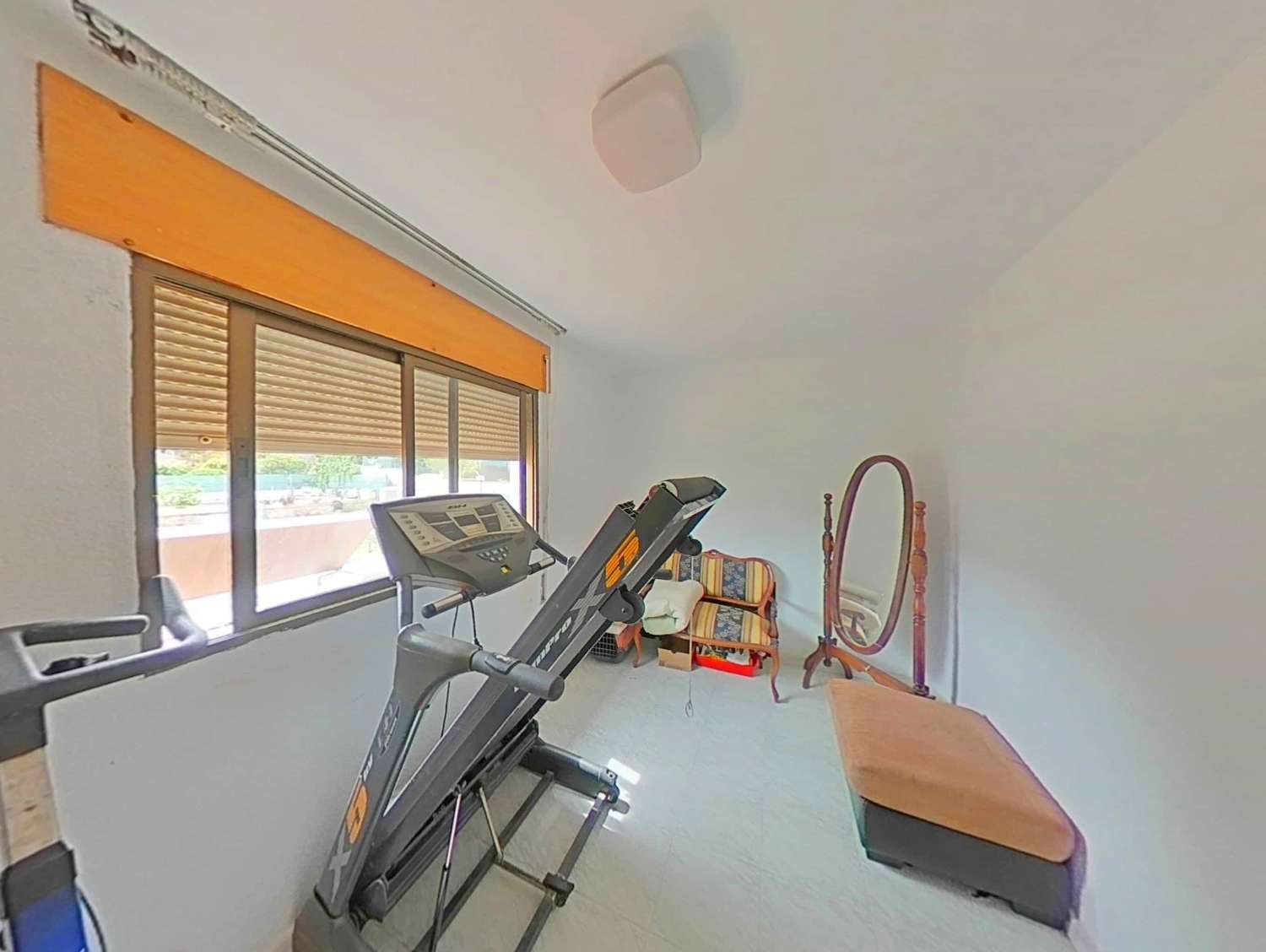 Gran chalet independiente en Pinos de Alhaurín con dos viviendas y piscina en parcela de 2.500m2