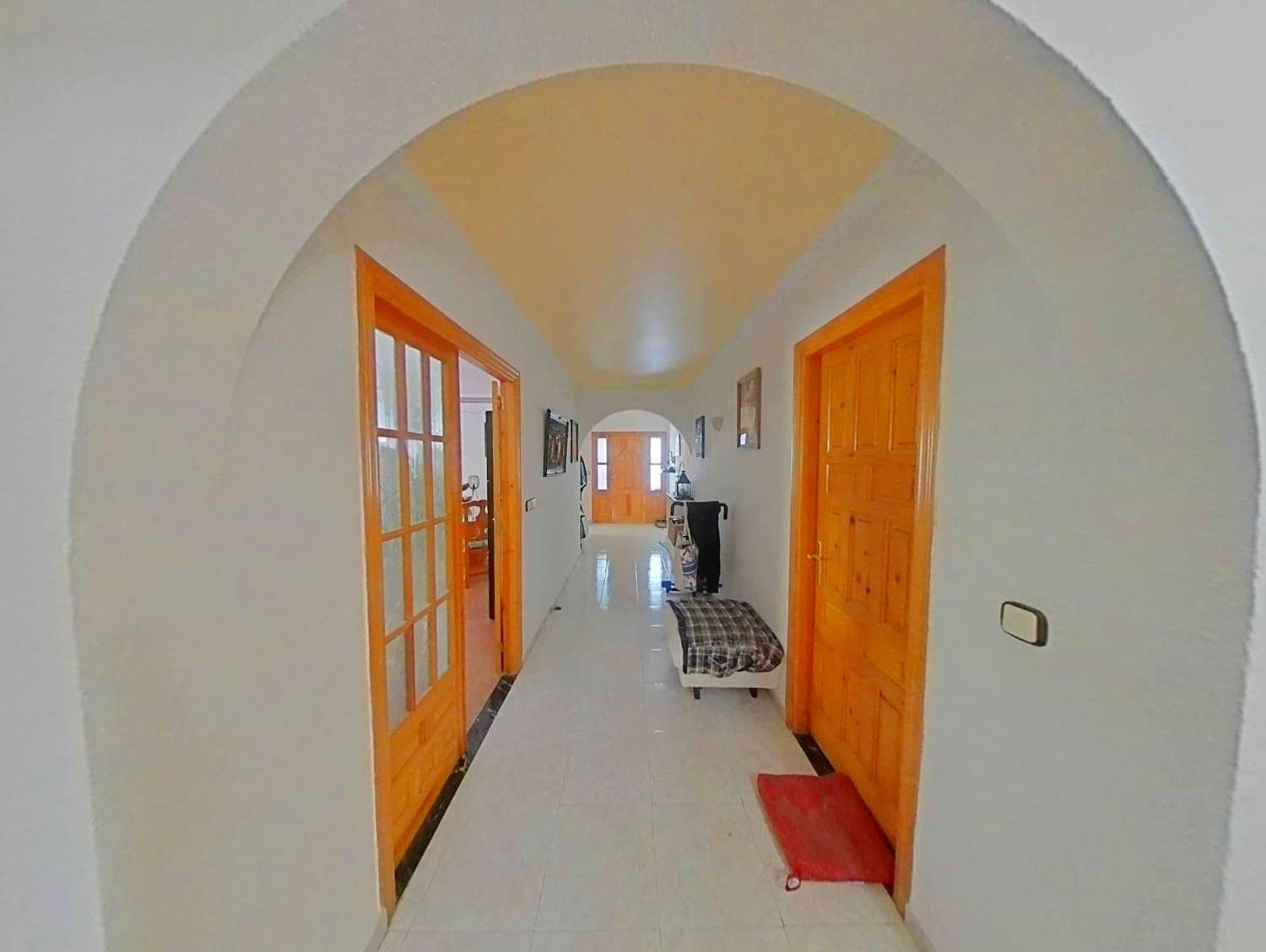 Gran chalet independiente en Pinos de Alhaurín con dos viviendas y piscina en parcela de 2.500m2