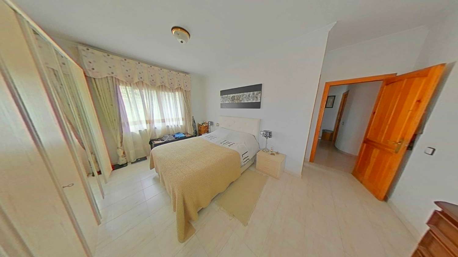 Gran chalet independiente en Pinos de Alhaurín con dos viviendas y piscina en parcela de 2.500m2