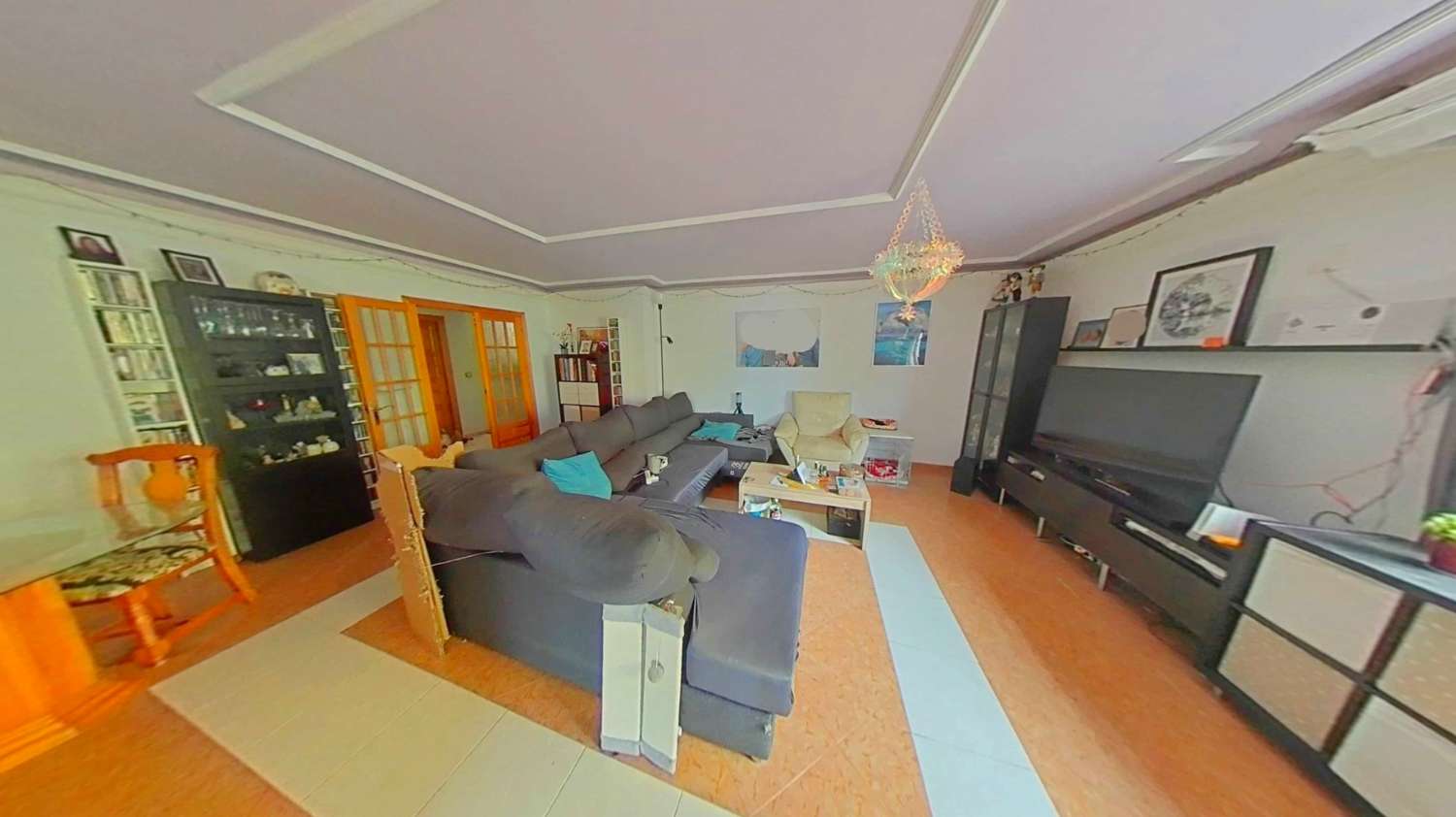 Gran chalet independiente en Pinos de Alhaurín con dos viviendas y piscina en parcela de 2.500m2