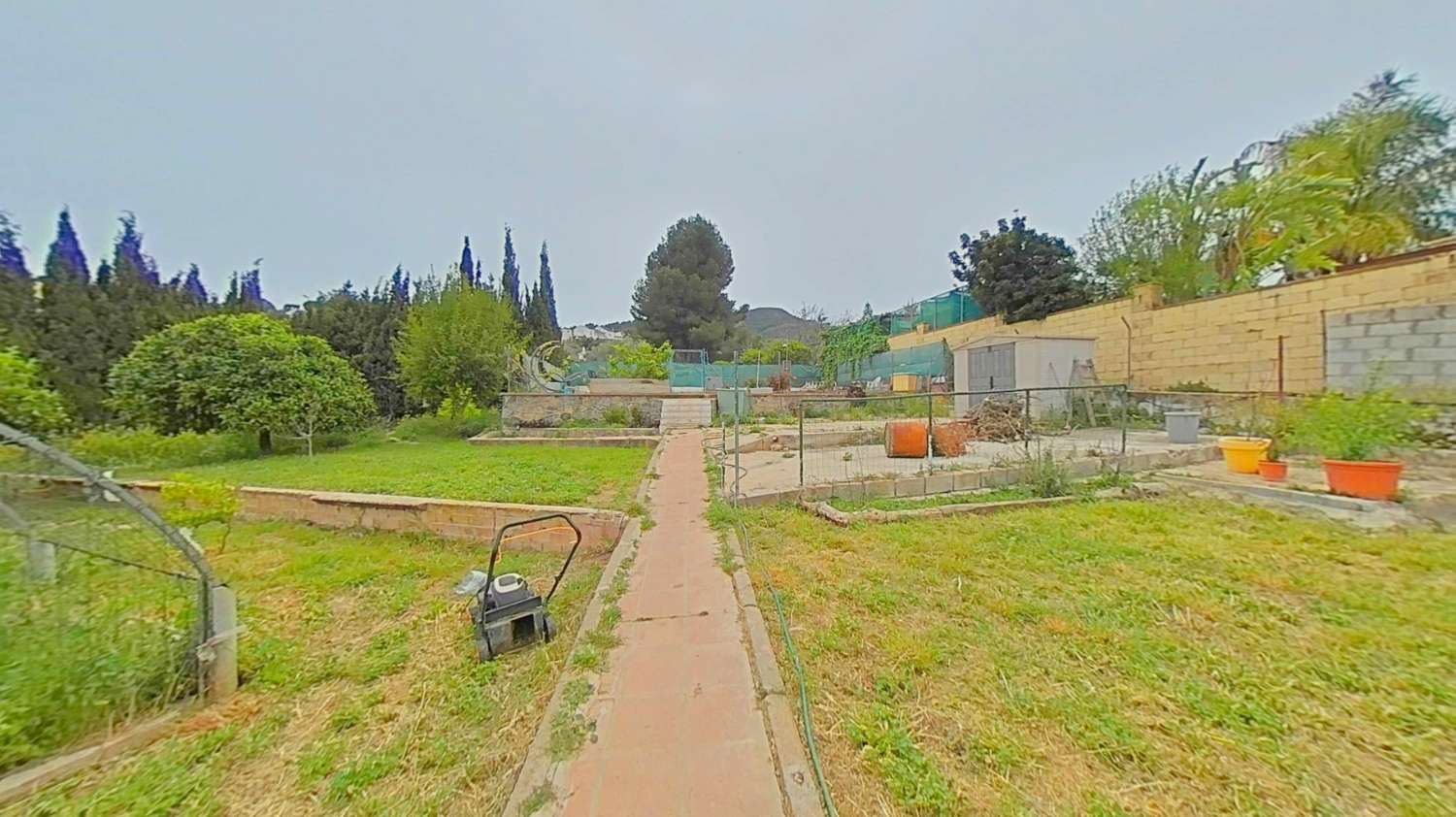Gran chalet independiente en Pinos de Alhaurín con dos viviendas y piscina en parcela de 2.500m2