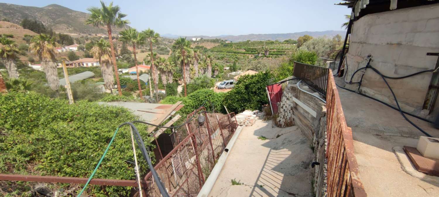 Chalet de una planta en finca rústica con piscina