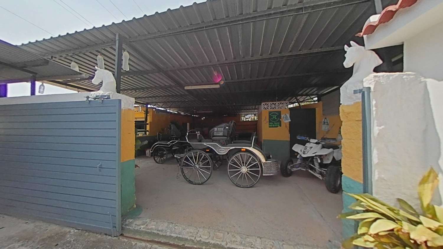 Chalet de una planta en finca rústica con piscina