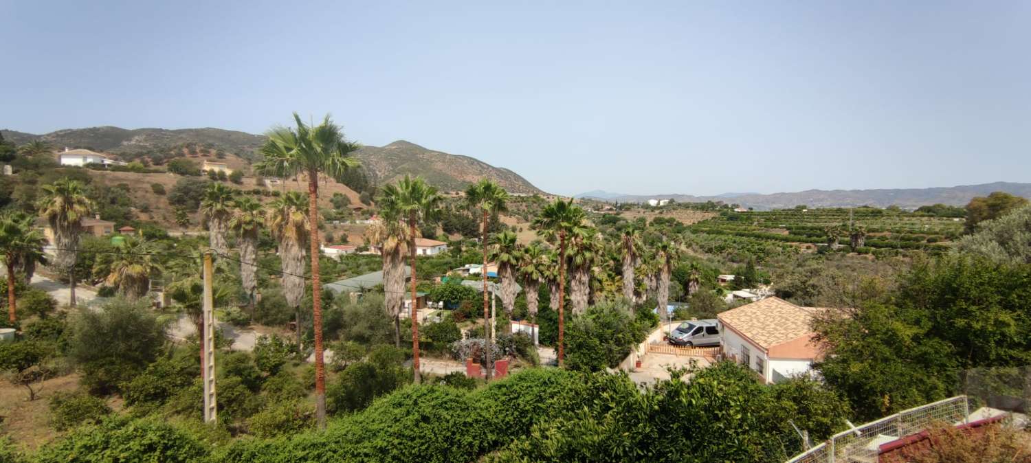 Chalet de una planta en finca rústica con piscina