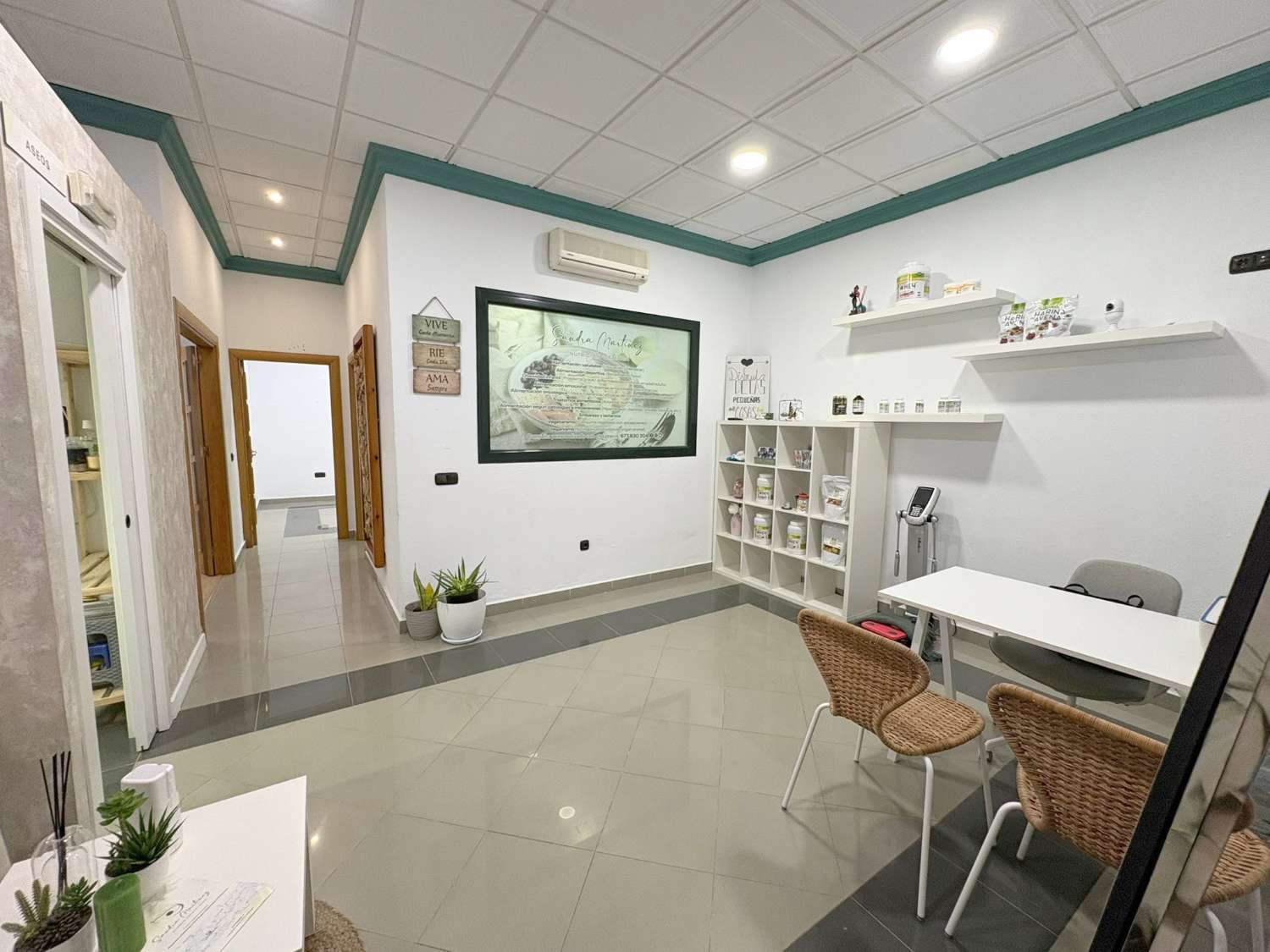 Local with several classrooms or offices in the downtown area