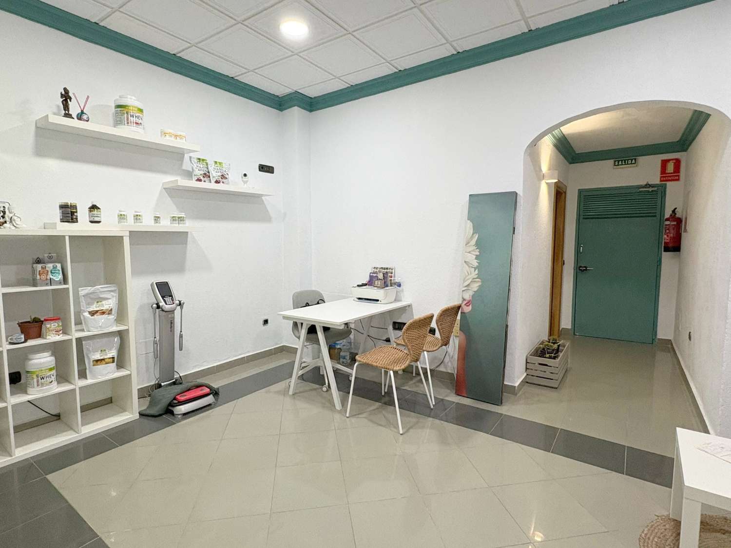 Local with several classrooms or offices in the downtown area