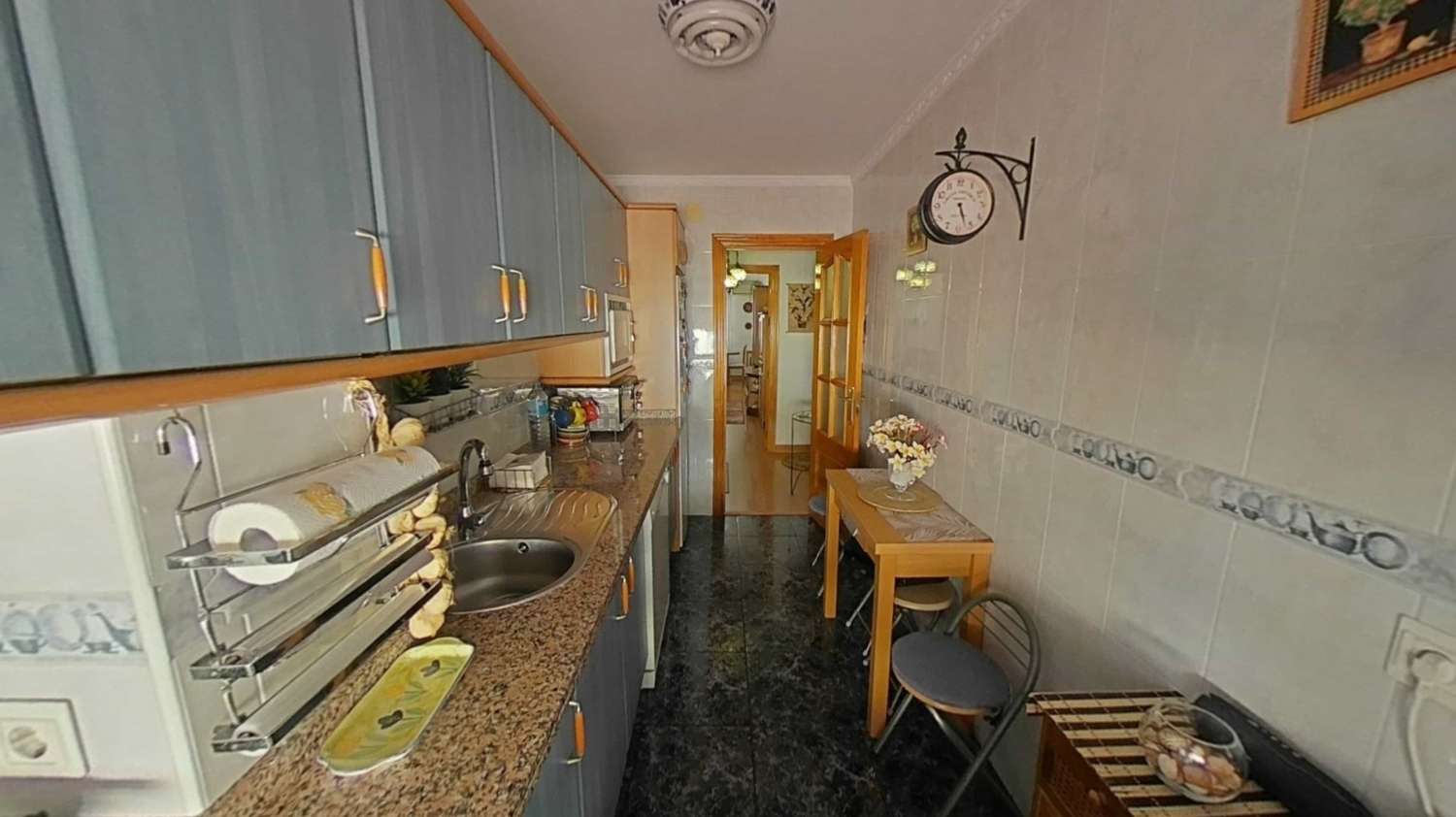 Piso de 3 dormitorios con parking y ascensor en Avenida Adolfo Suarez