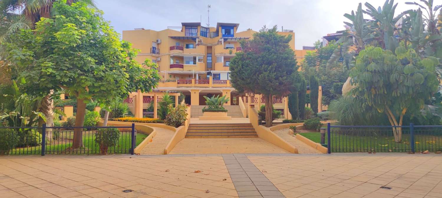 3-bedroom apartment in a closed area with terrace, pool, parking and storage room