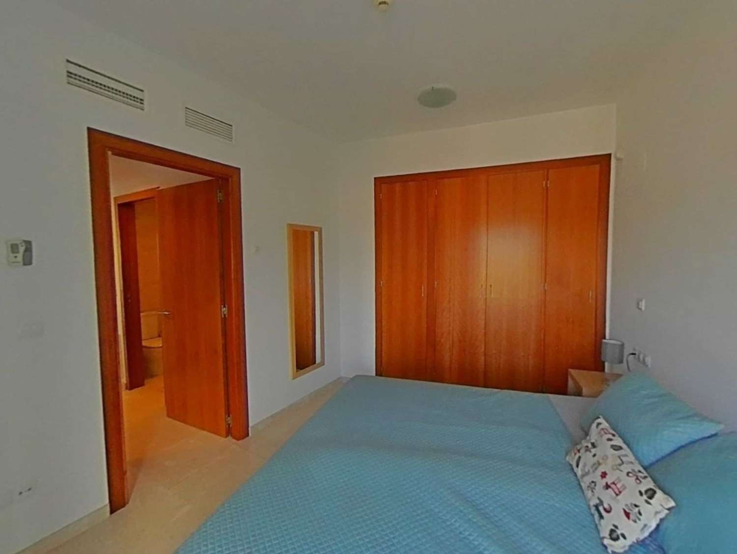 Apartamento de 1 dormitorio con gran terraza, piscina y pistas deportivas en complejo Sol Andalusi