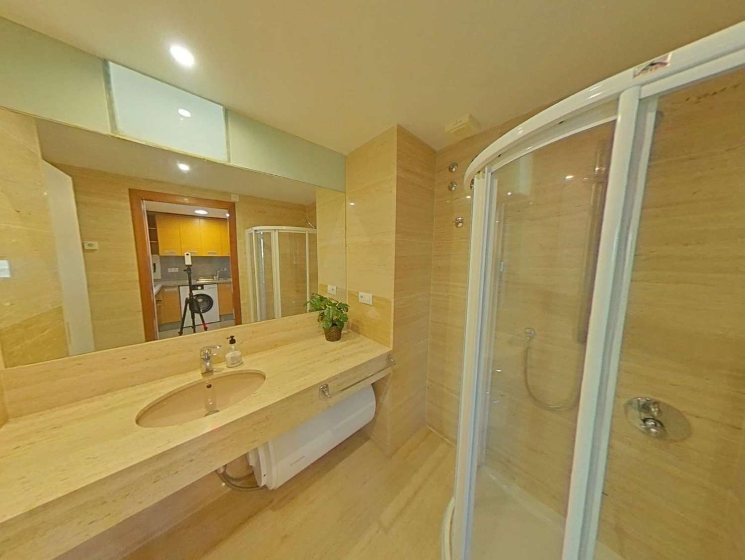 Apartamento de 1 dormitorio con gran terraza, piscina y pistas deportivas en complejo Sol Andalusi