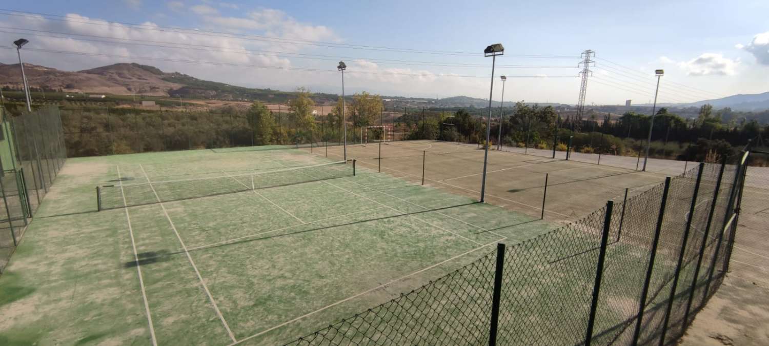Apartamento de 1 dormitorio con gran terraza, piscina y pistas deportivas en complejo Sol Andalusi