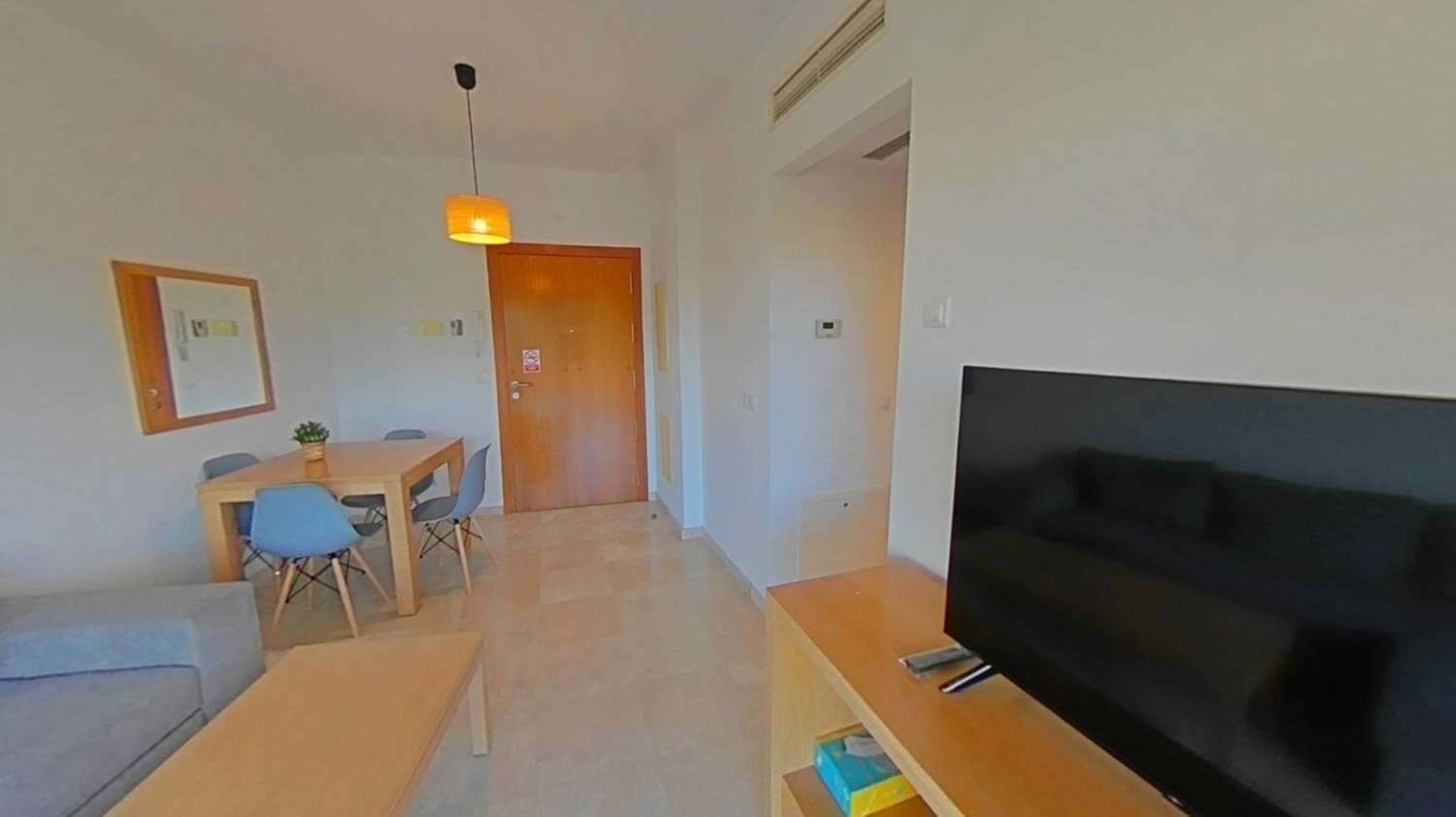 Apartamento de 1 dormitorio con gran terraza, piscina y pistas deportivas en complejo Sol Andalusi