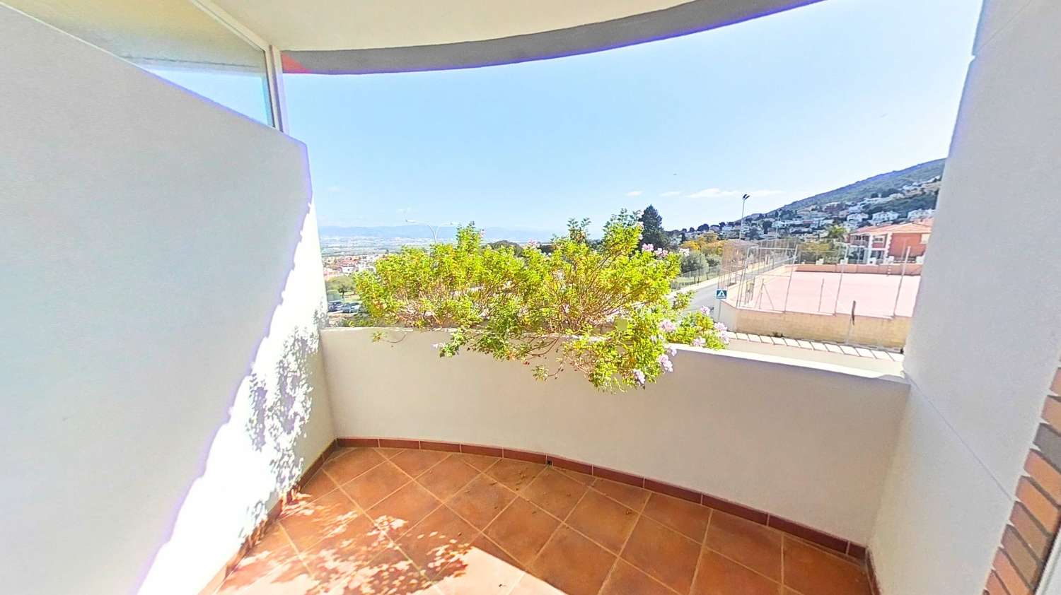 Semi-detached house with 5 bedrooms and private pool in Cortijos del Sol area