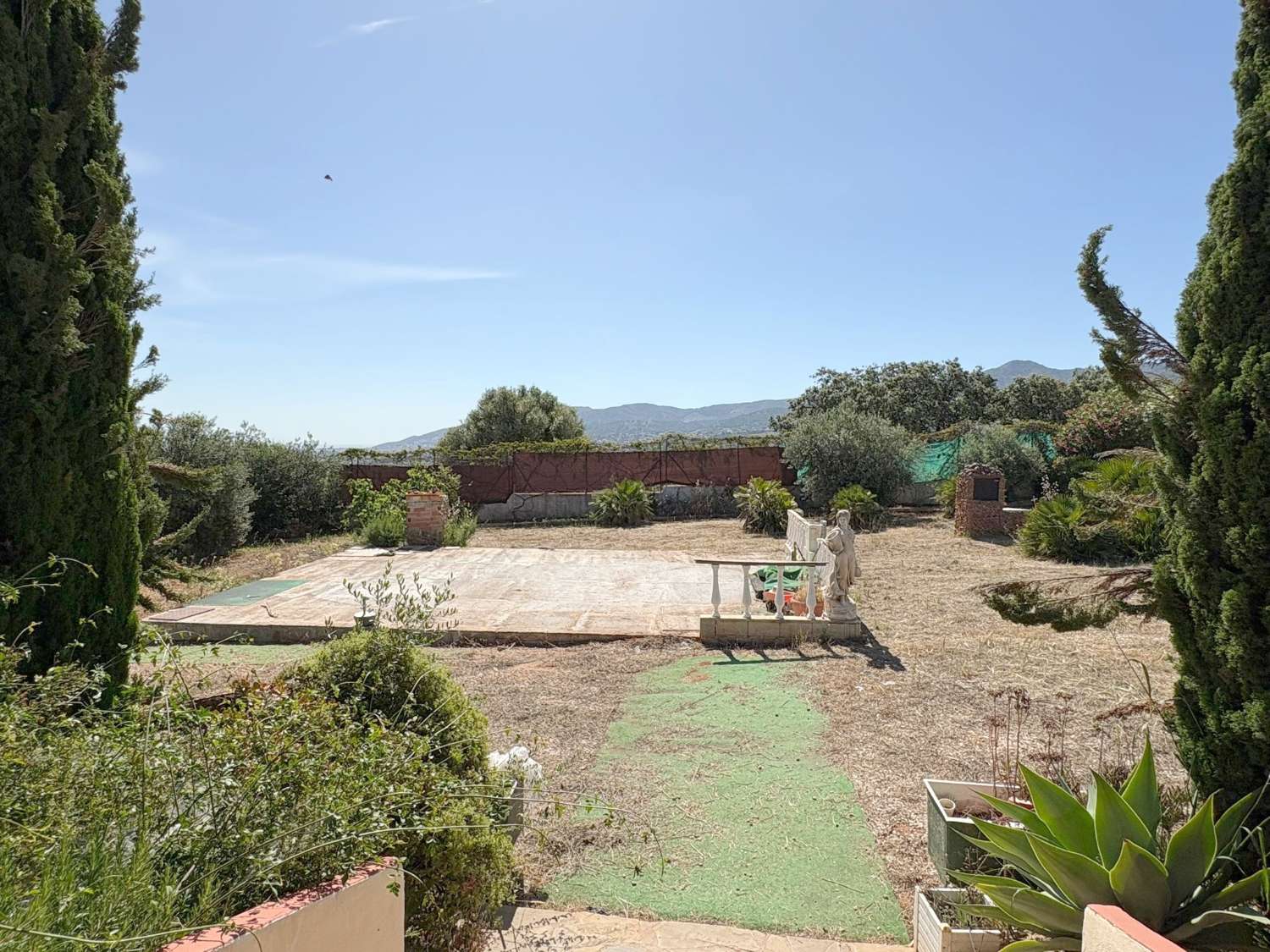 Casa de campo en la zona de La Alquería con vivienda escriturada y registrada.