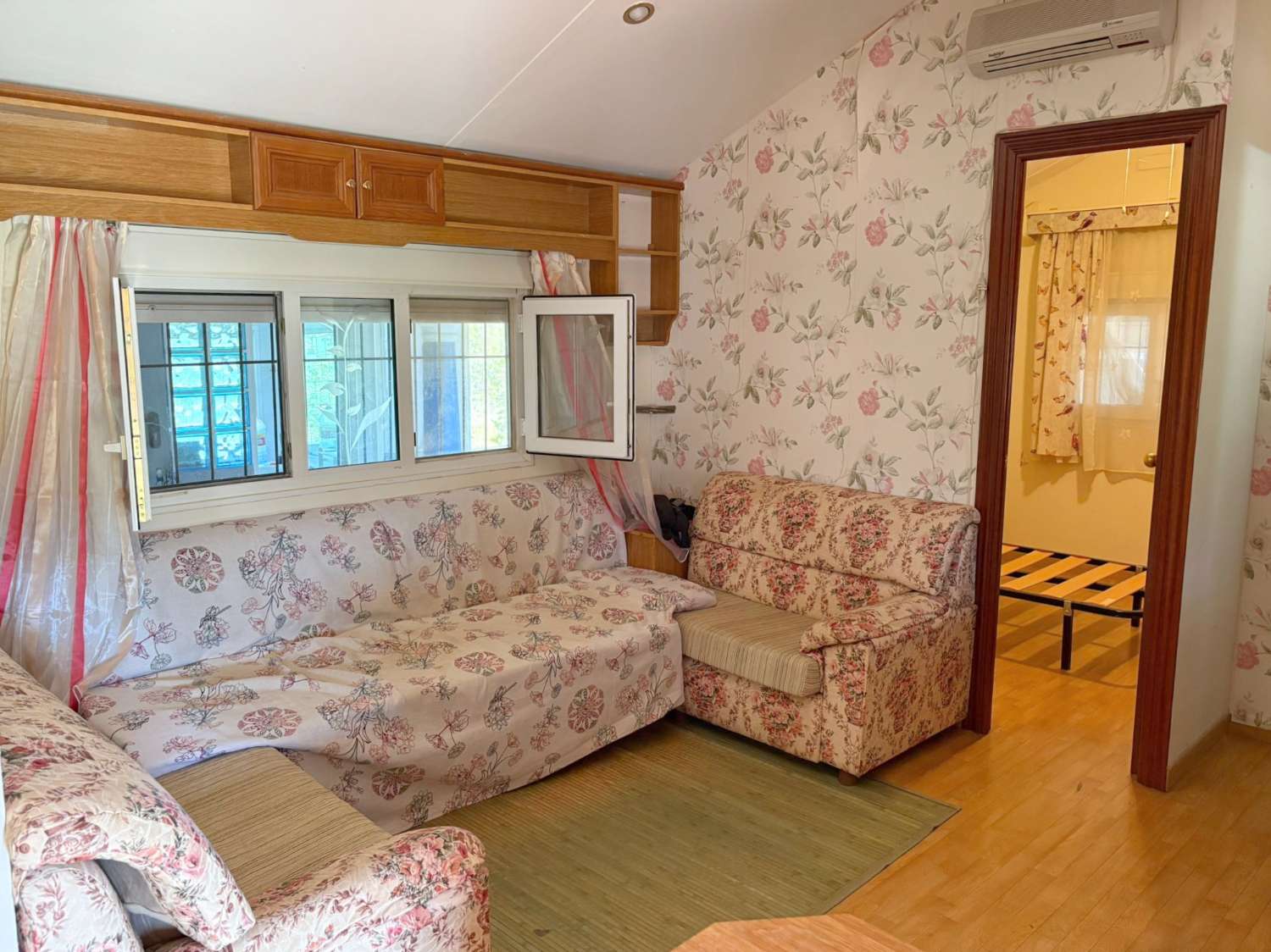 Casa de campo en la zona de La Alquería con vivienda escriturada y registrada.