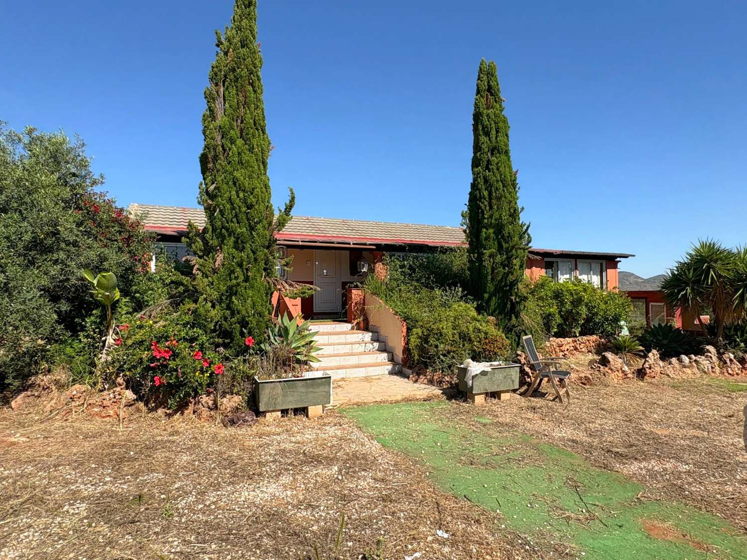 Casa de campo en la zona de La Alquería con vivienda escriturada y registrada.