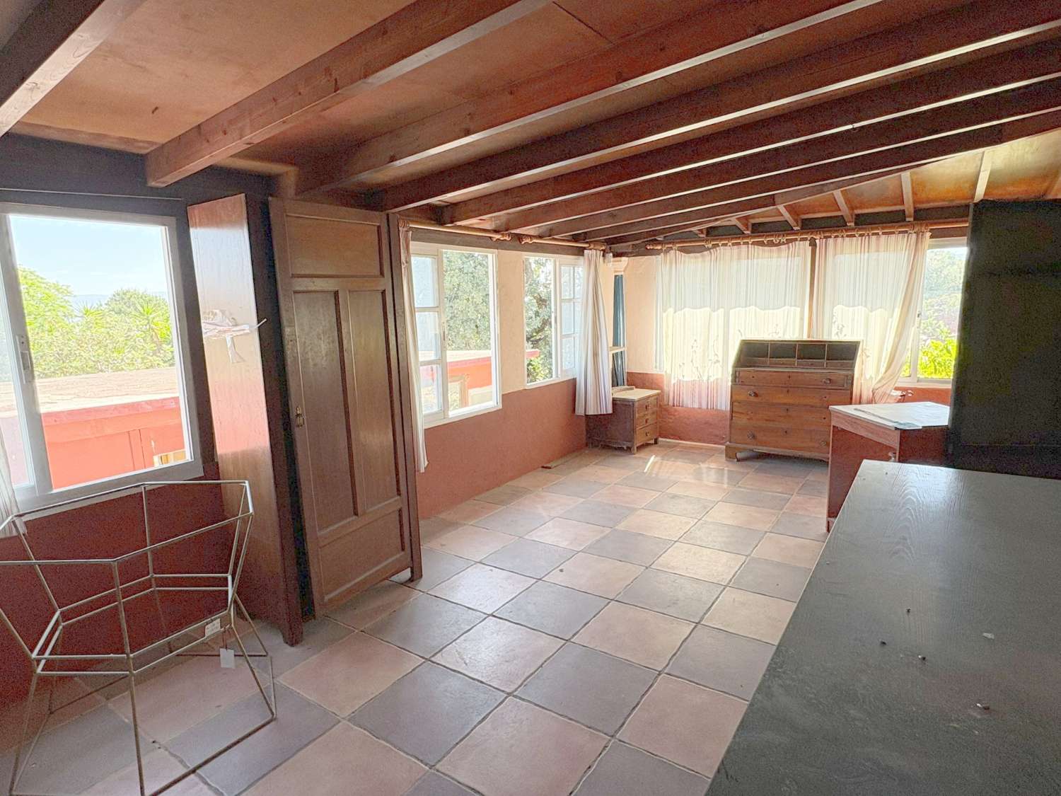 Casa de campo en la zona de La Alquería con vivienda escriturada y registrada.