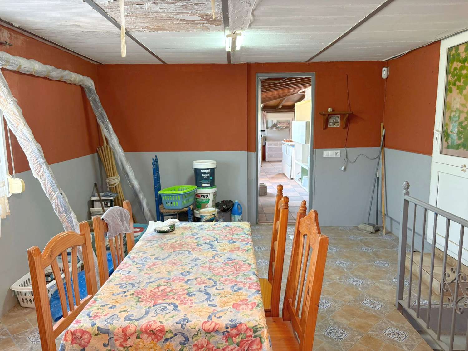 Casa de campo en la zona de La Alquería con vivienda escriturada y registrada.