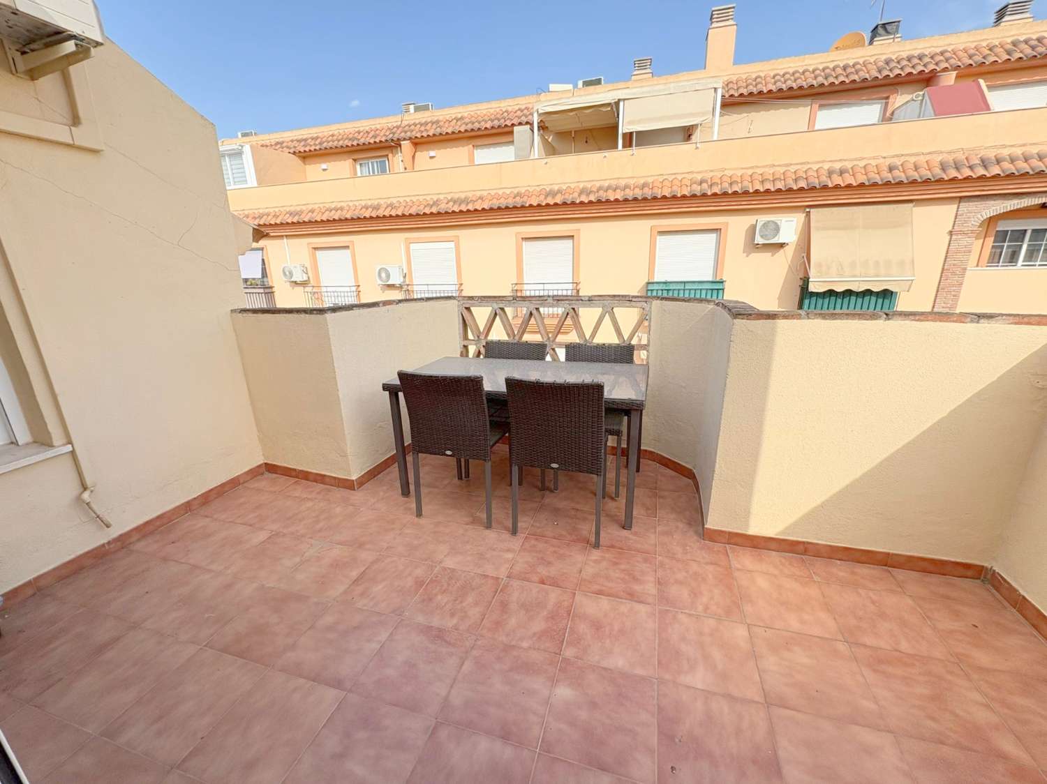 Ático de 2 dormitorios con terraza en zona Isaac Peral