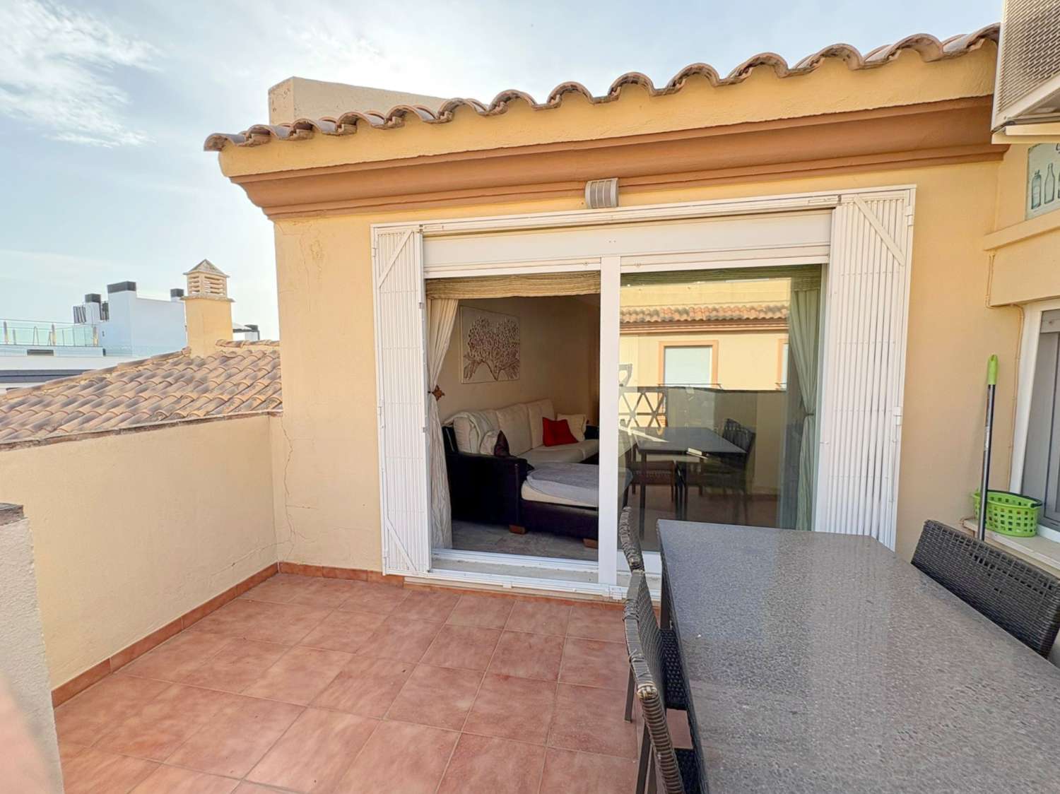 Ático de 2 dormitorios con terraza en zona Isaac Peral