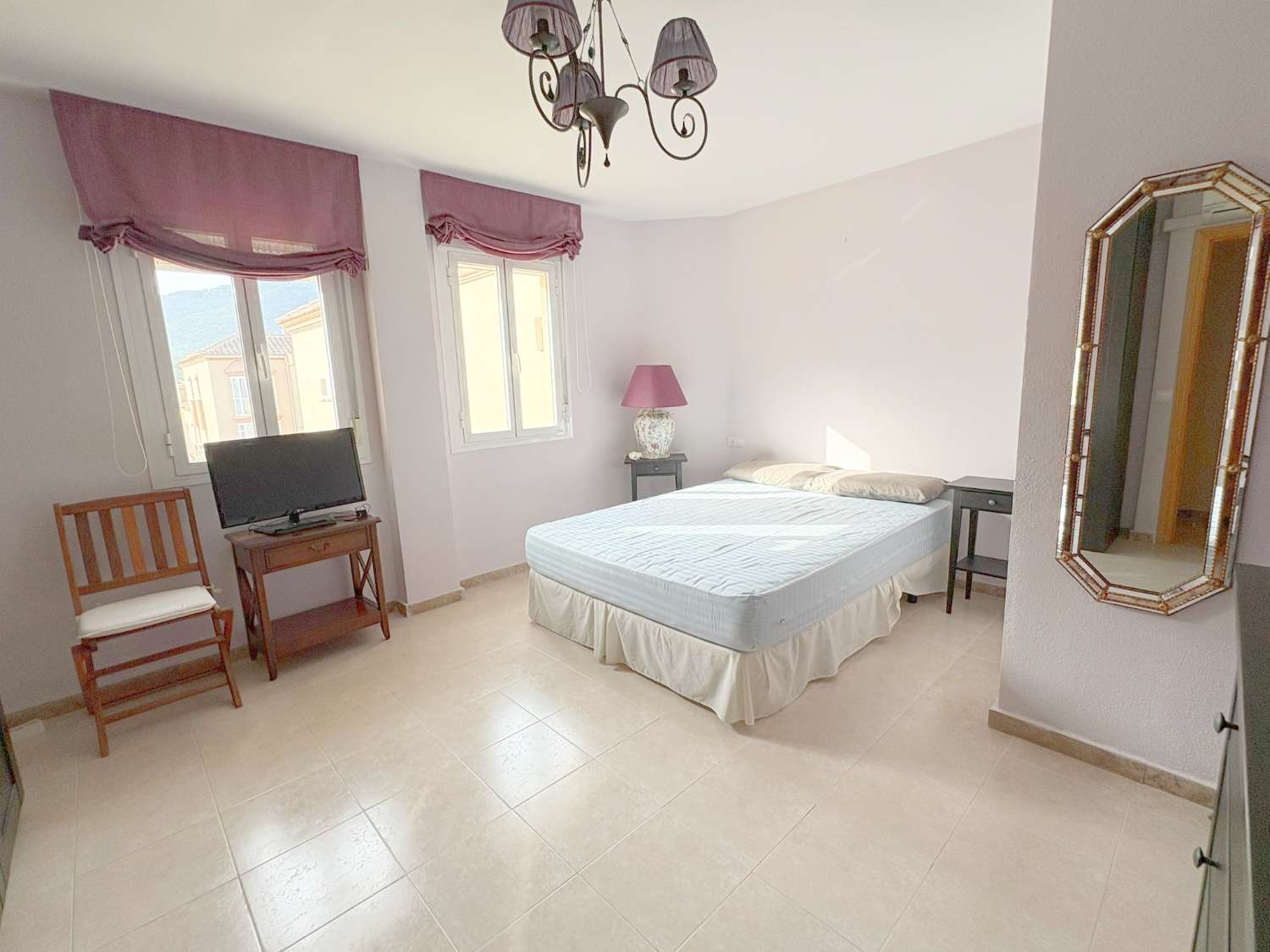 Ático de 2 dormitorios con terraza en zona Isaac Peral