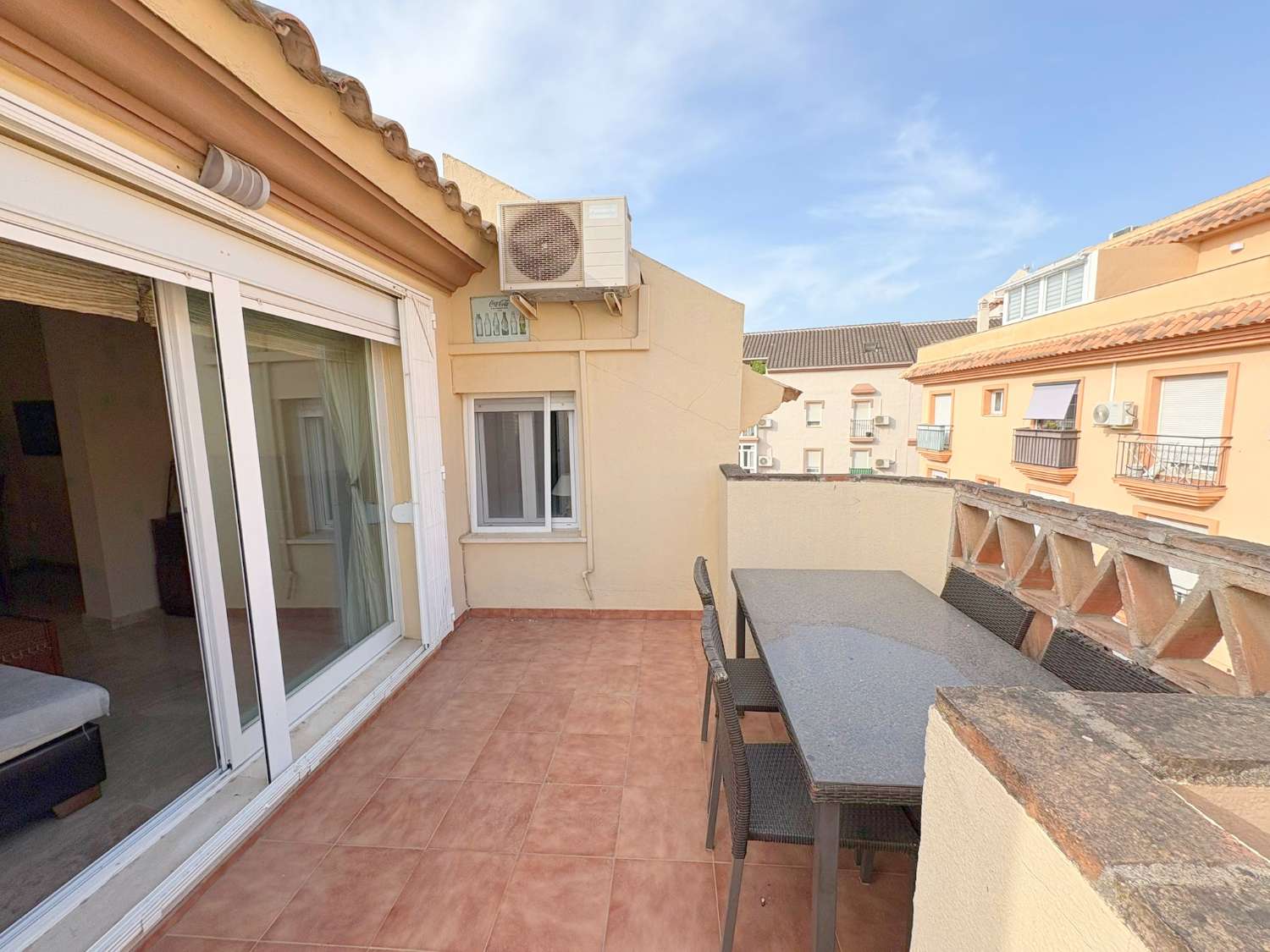 Ático de 2 dormitorios con terraza en zona Isaac Peral