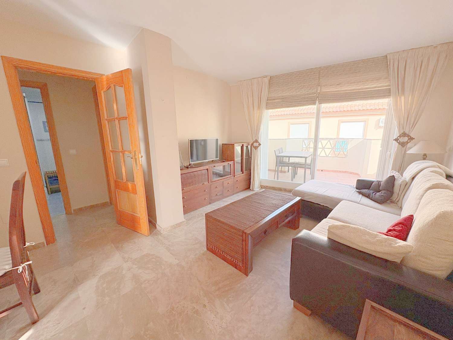 Ático de 2 dormitorios con terraza en zona Isaac Peral