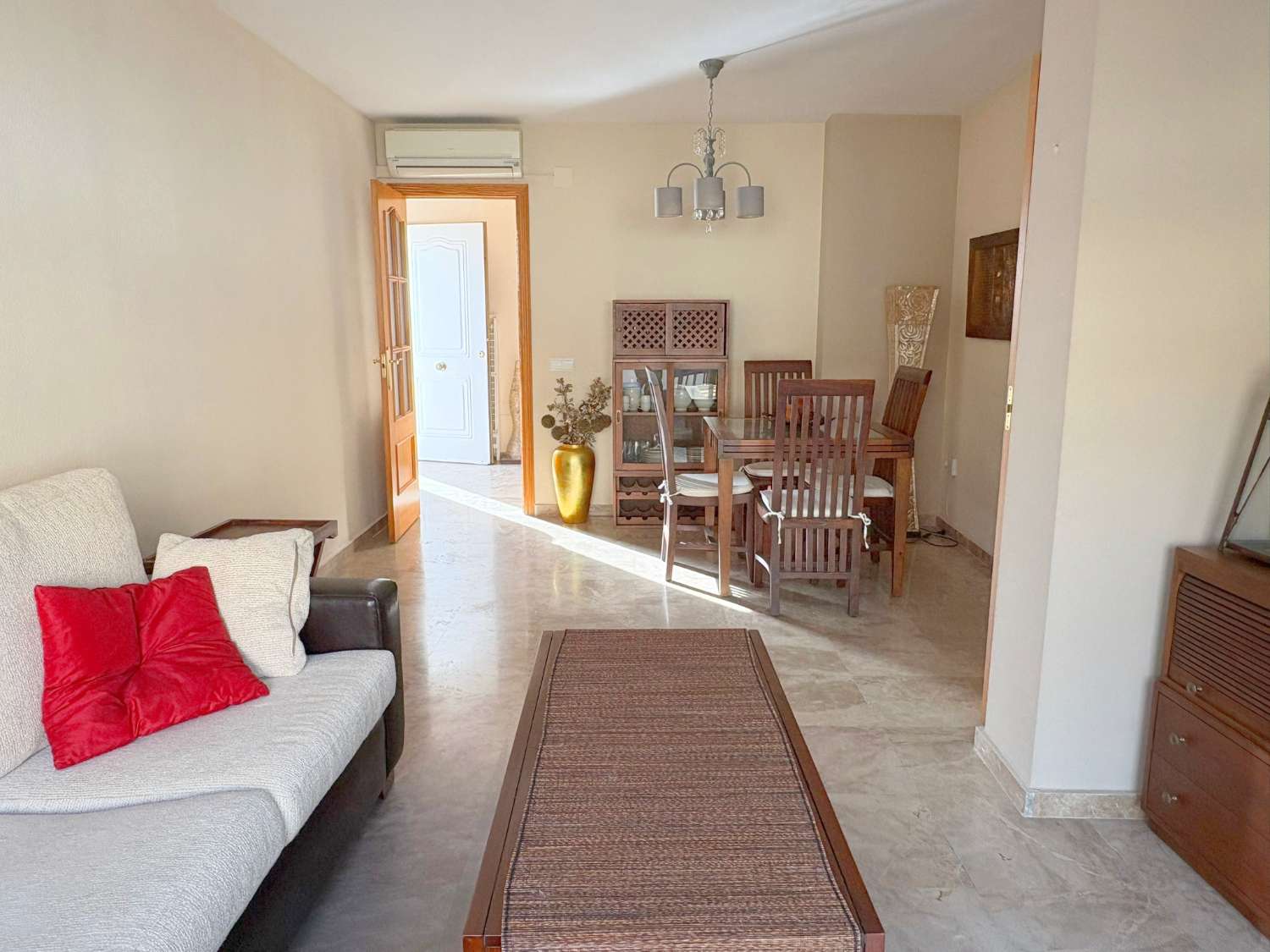 Ático de 2 dormitorios con terraza en zona Isaac Peral