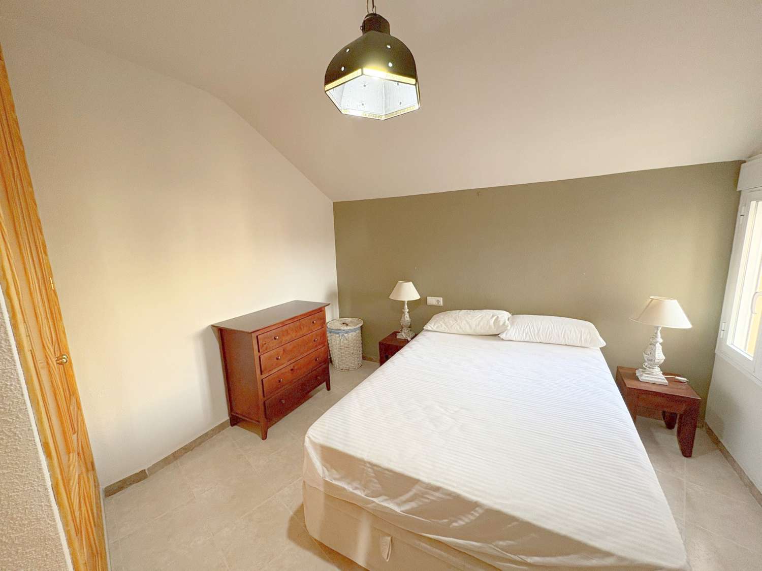 Ático de 2 dormitorios con terraza en zona Isaac Peral