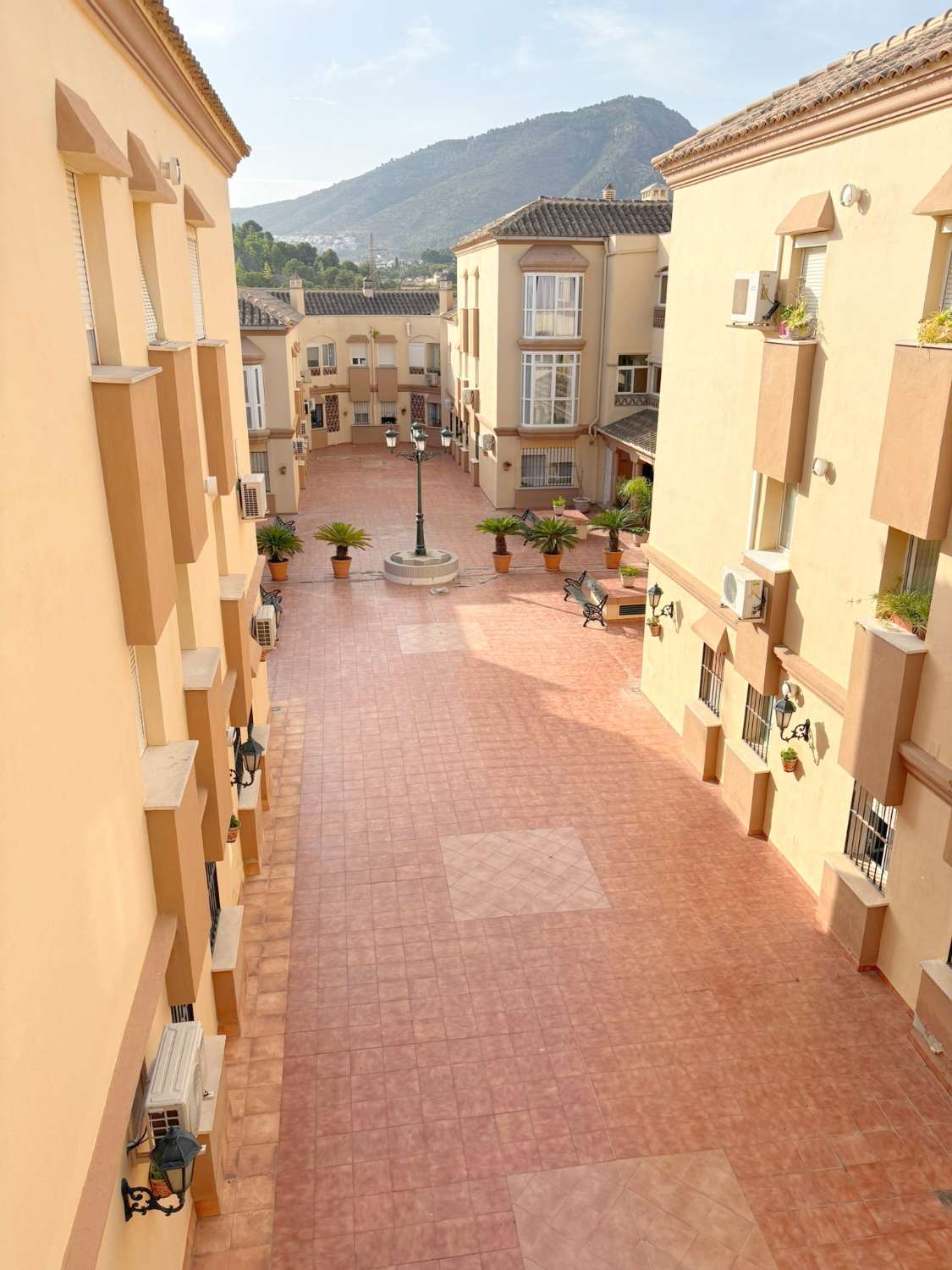 Ático de 2 dormitorios con terraza en zona Isaac Peral