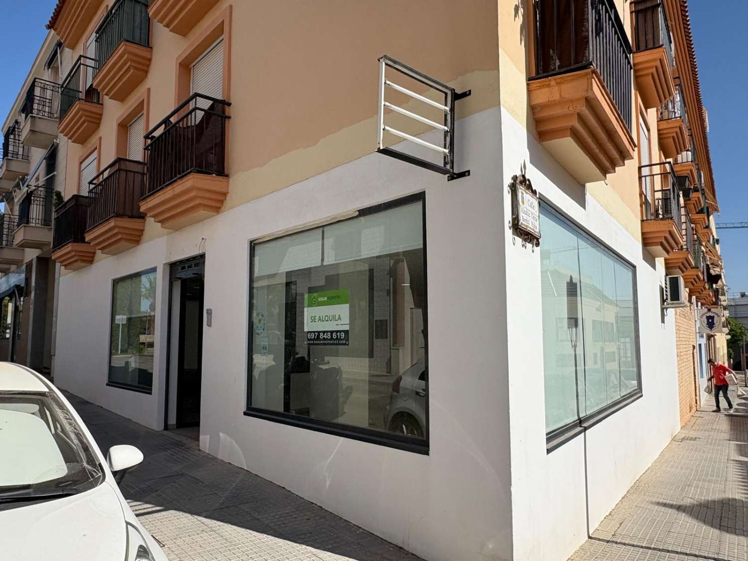 Commercial premises with shop windows next to Isaac Peral Avenue