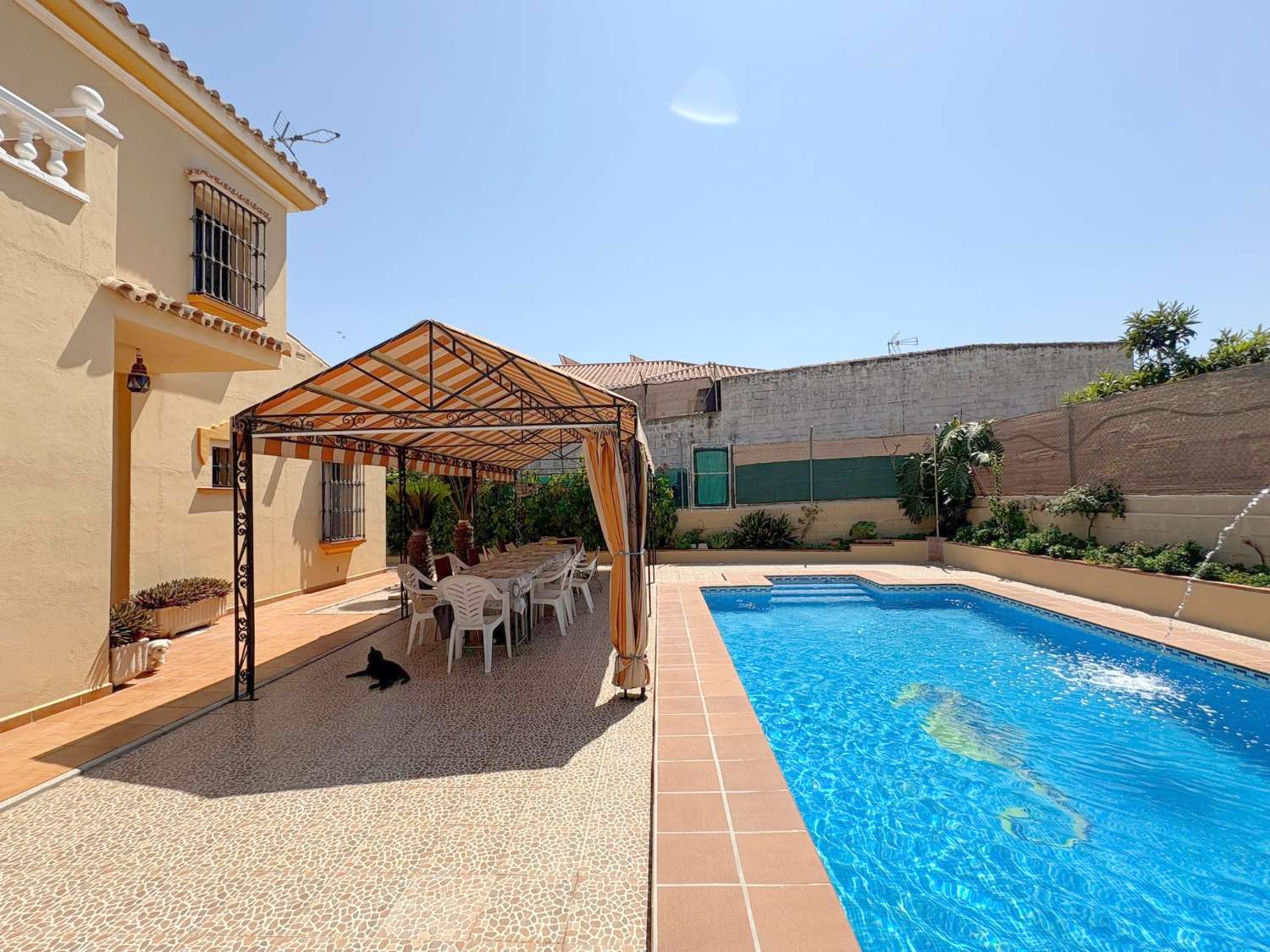 Fantástico chalet independiente con piscina en Urbanización El Mirador del Romeral