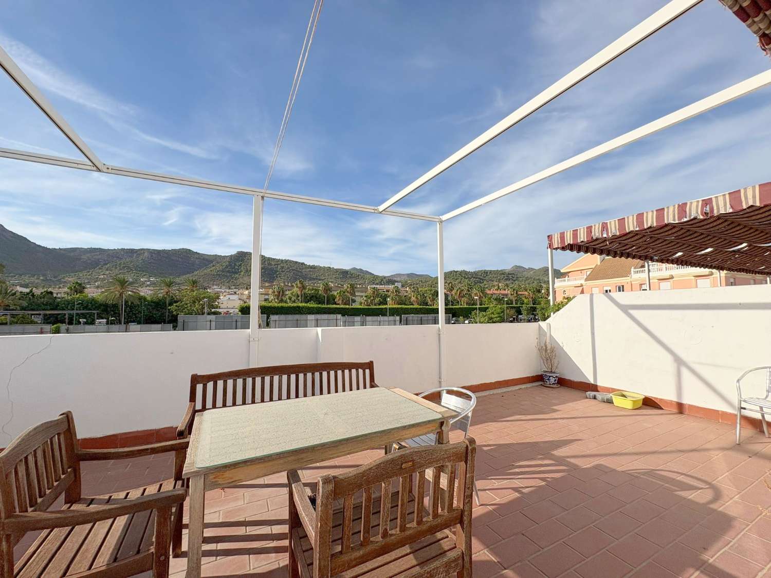 Ático de 3 dormitorios con gran terraza