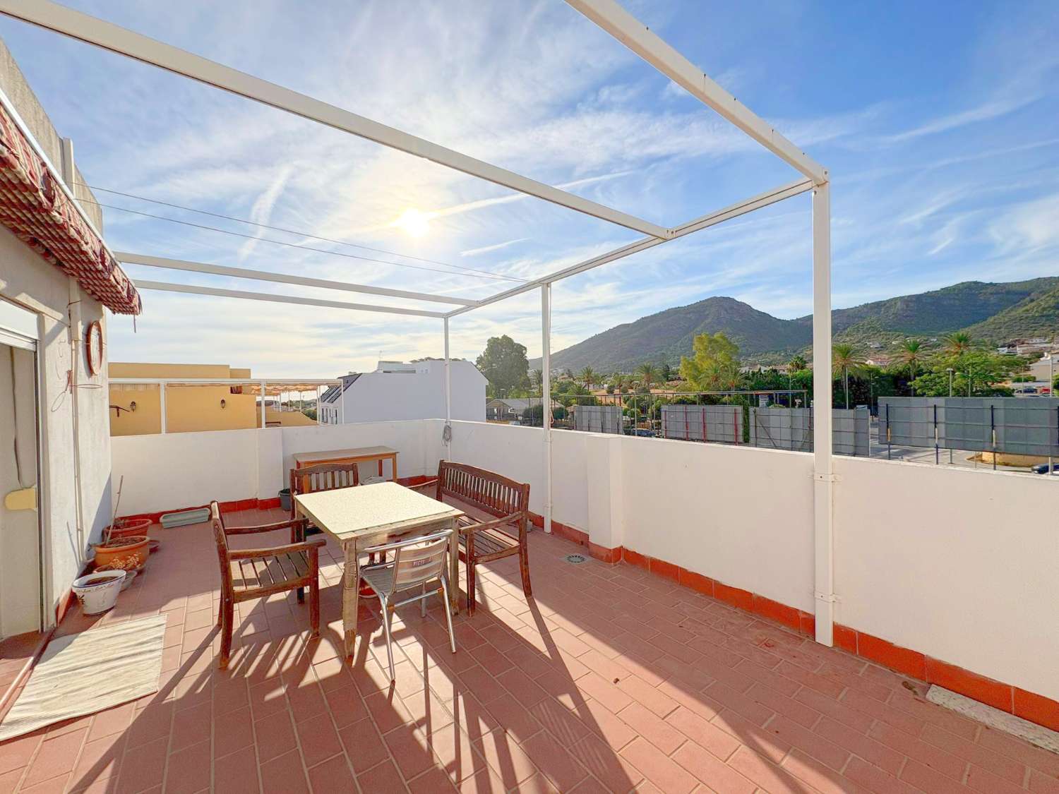 Ático de 3 dormitorios con gran terraza